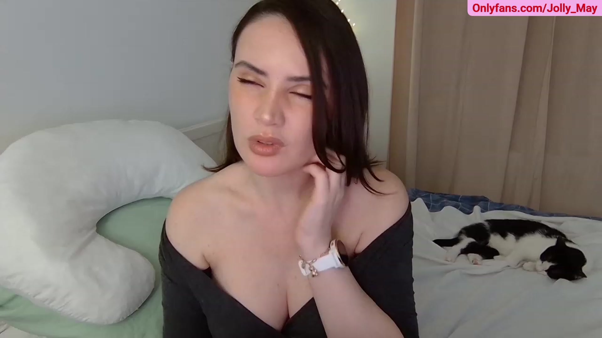Gallery image thumbnail from ShyAngie's myfreecams stream on, 06/08/2023, 01:24 image 15 of 20