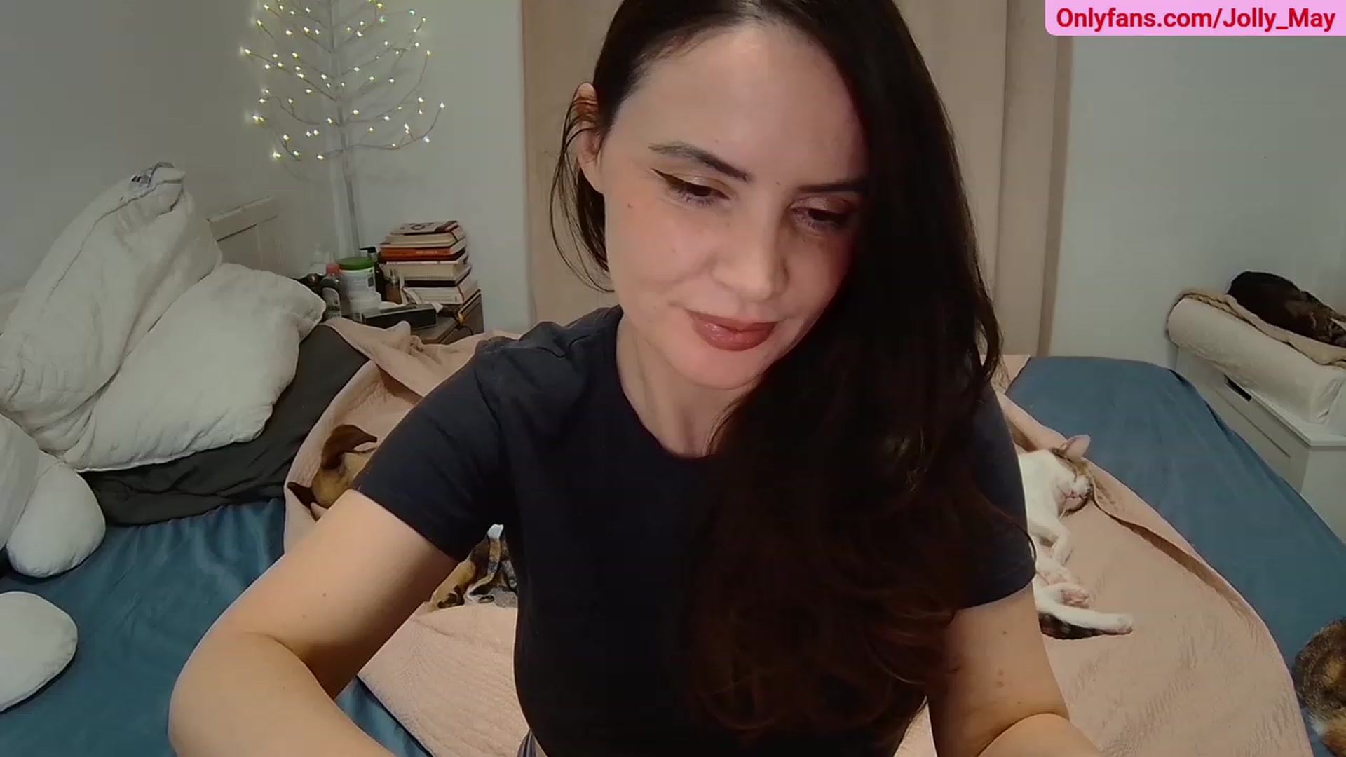 Gallery image thumbnail from ShyAngie's myfreecams stream on, 06/14/2023, 02:38 image 10 of 20