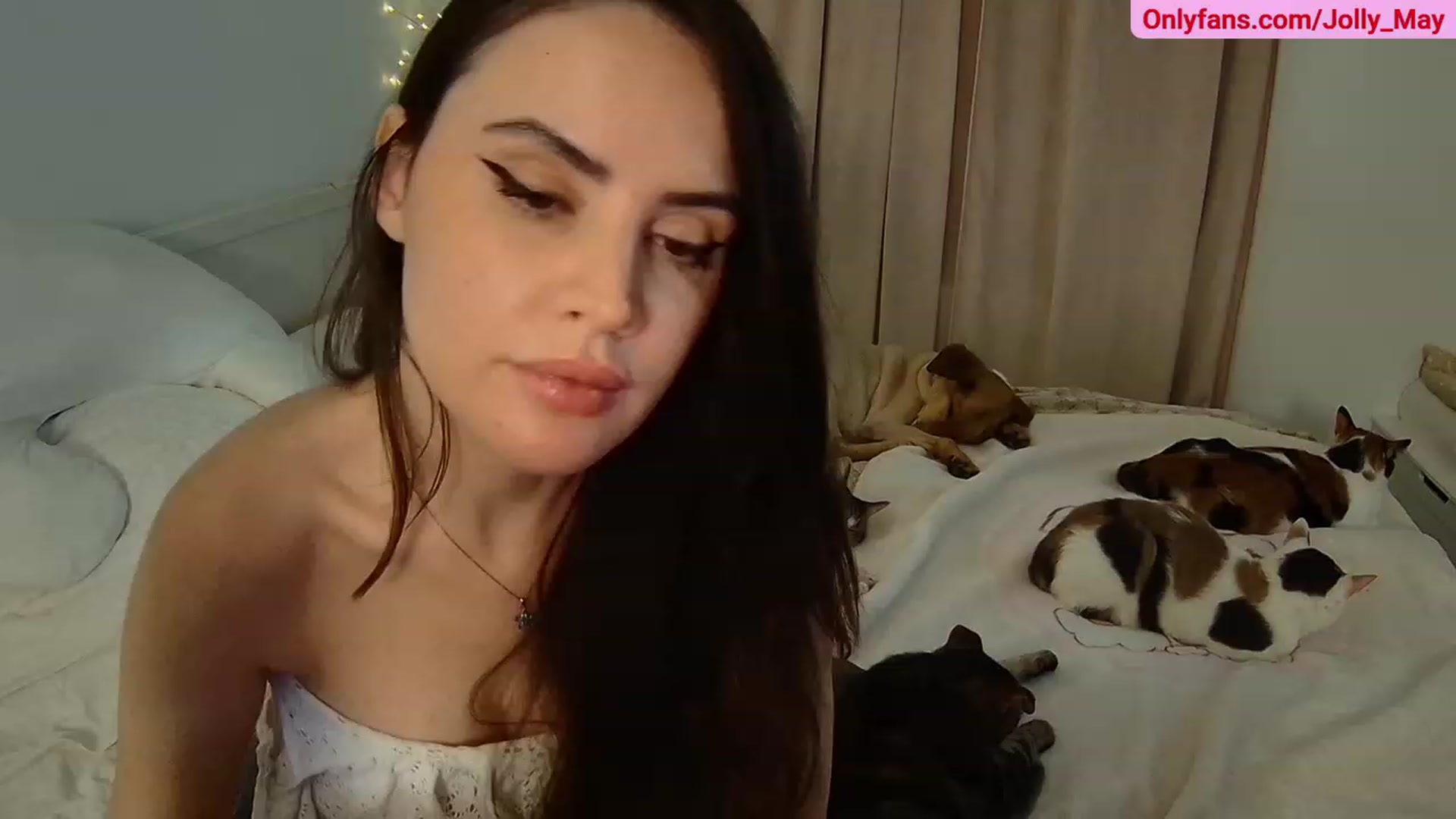 Gallery image thumbnail from ShyAngie's myfreecams stream on, 06/17/2023, 02:35 image 1 of 20