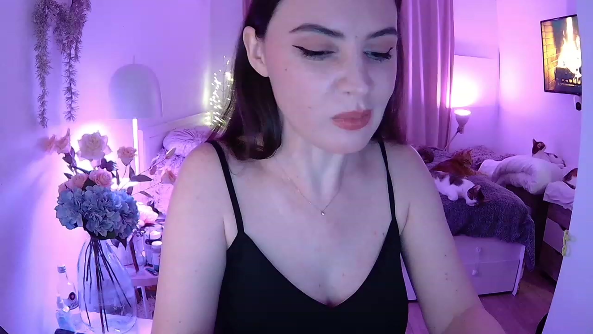 Gallery image thumbnail from ShyAngie's myfreecams stream on, 11/30/2023, 24:32 image 14 of 20