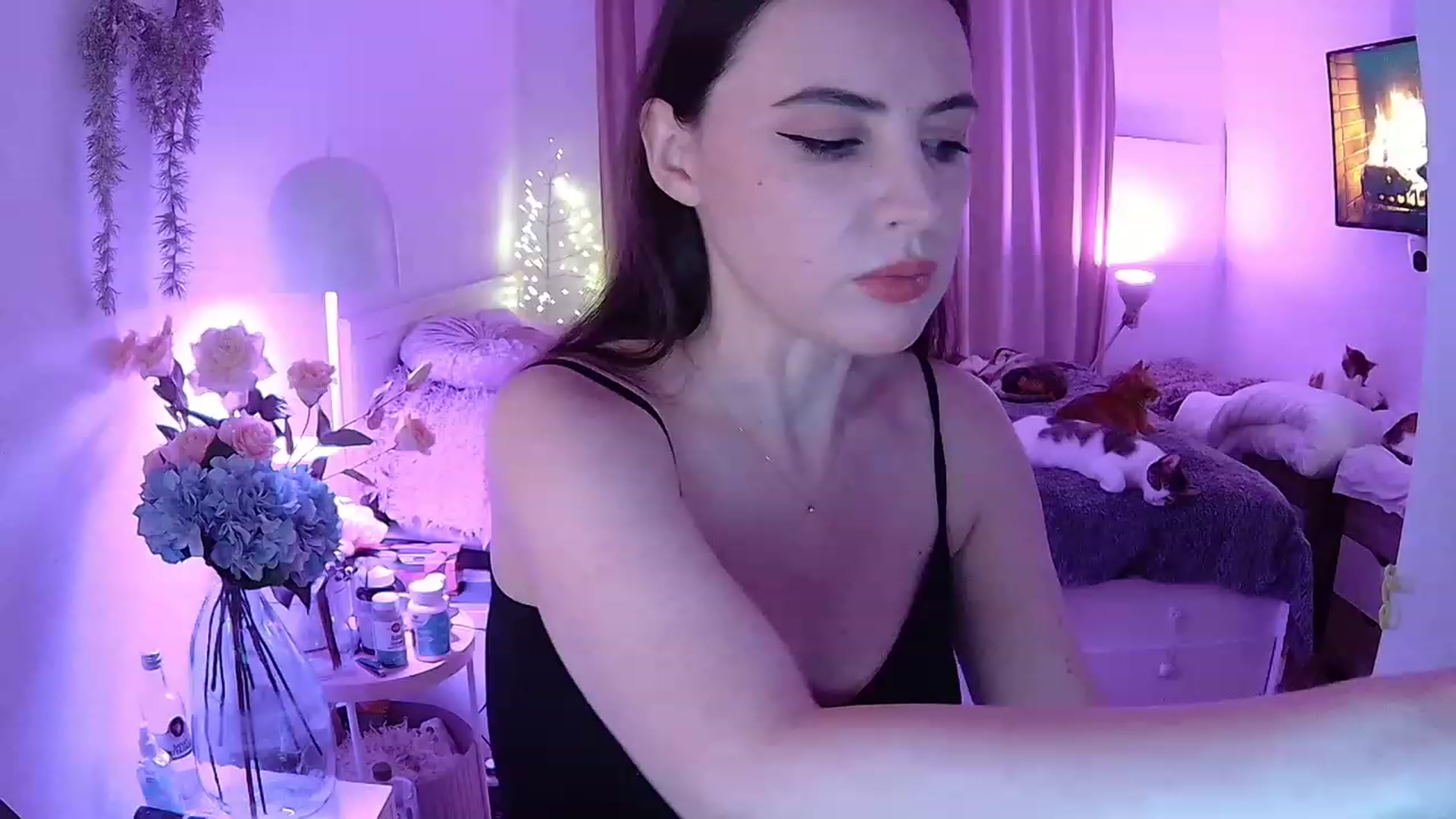 Gallery image thumbnail from ShyAngie's myfreecams stream on, 11/30/2023, 24:32 image 13 of 20