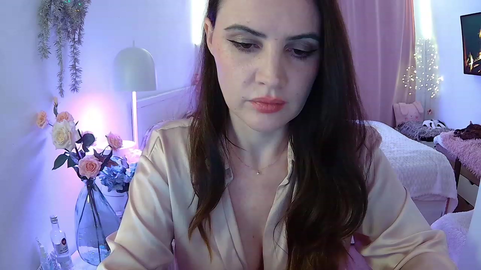 Gallery image thumbnail from ShyAngie's myfreecams stream on, 12/08/2023, 02:08 image 3 of 20