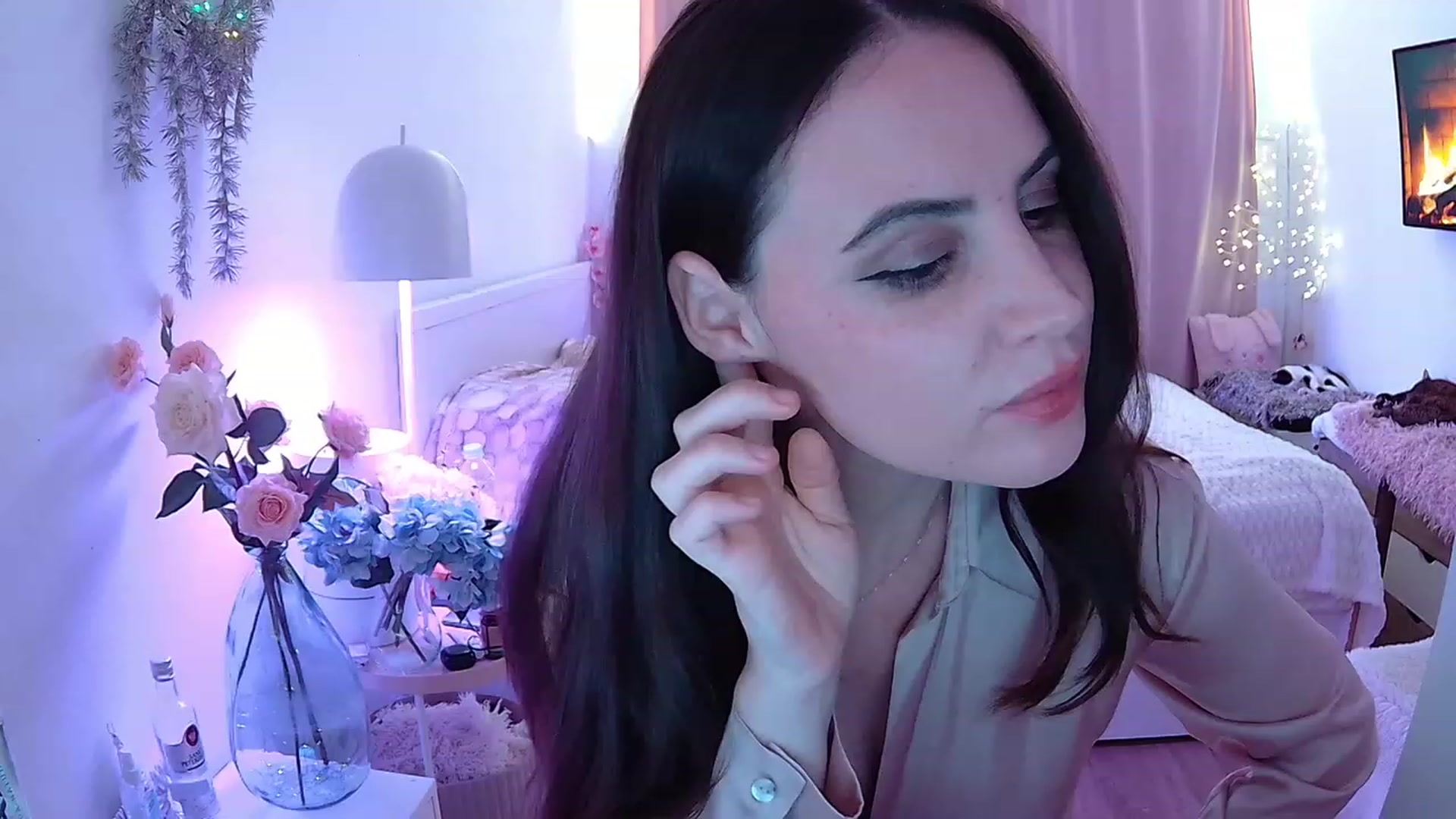 Gallery image thumbnail from ShyAngie's myfreecams stream on, 12/08/2023, 02:08 image 4 of 20