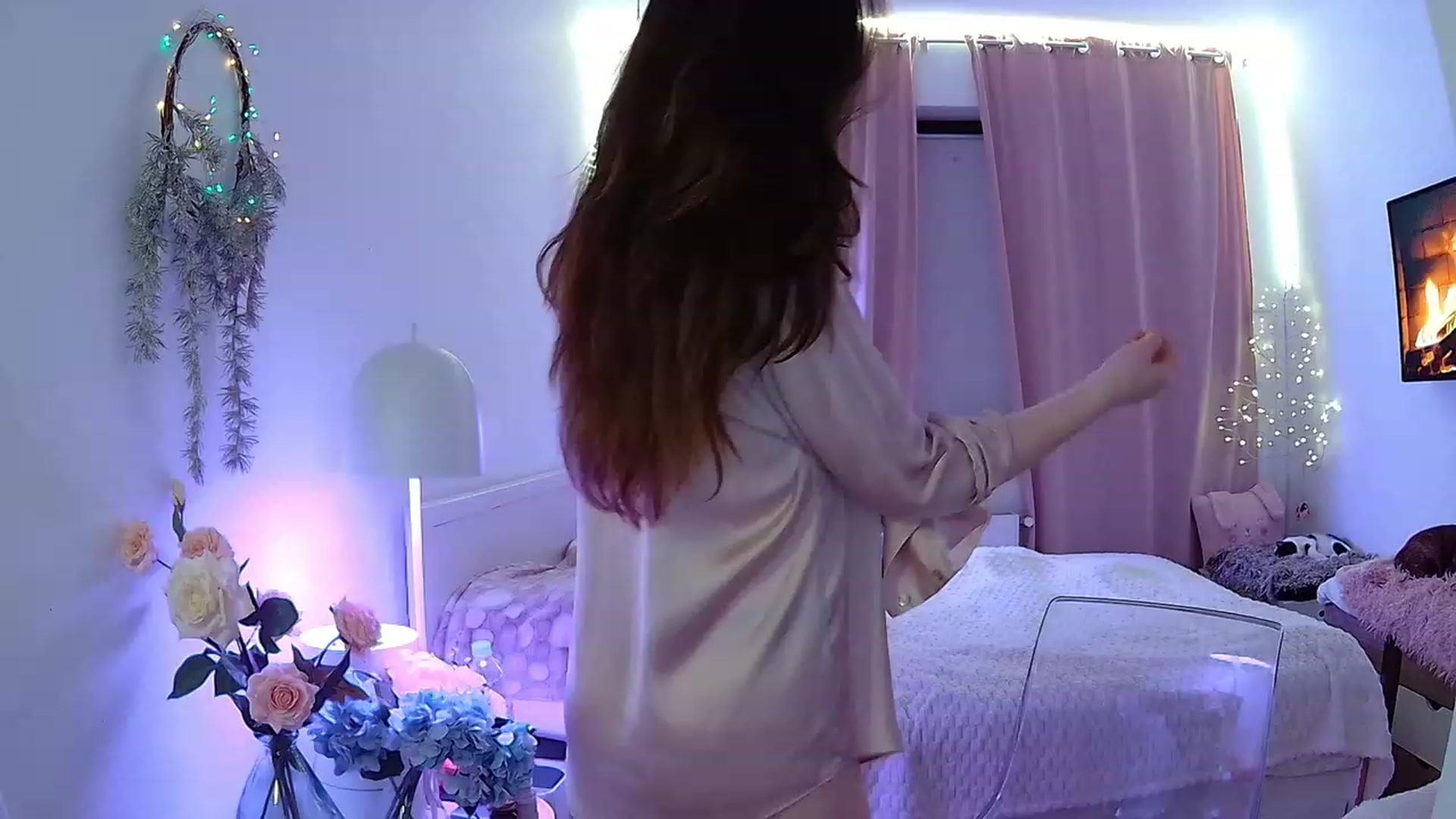 Gallery image thumbnail from ShyAngie's myfreecams stream on, 12/08/2023, 02:08 image 9 of 20