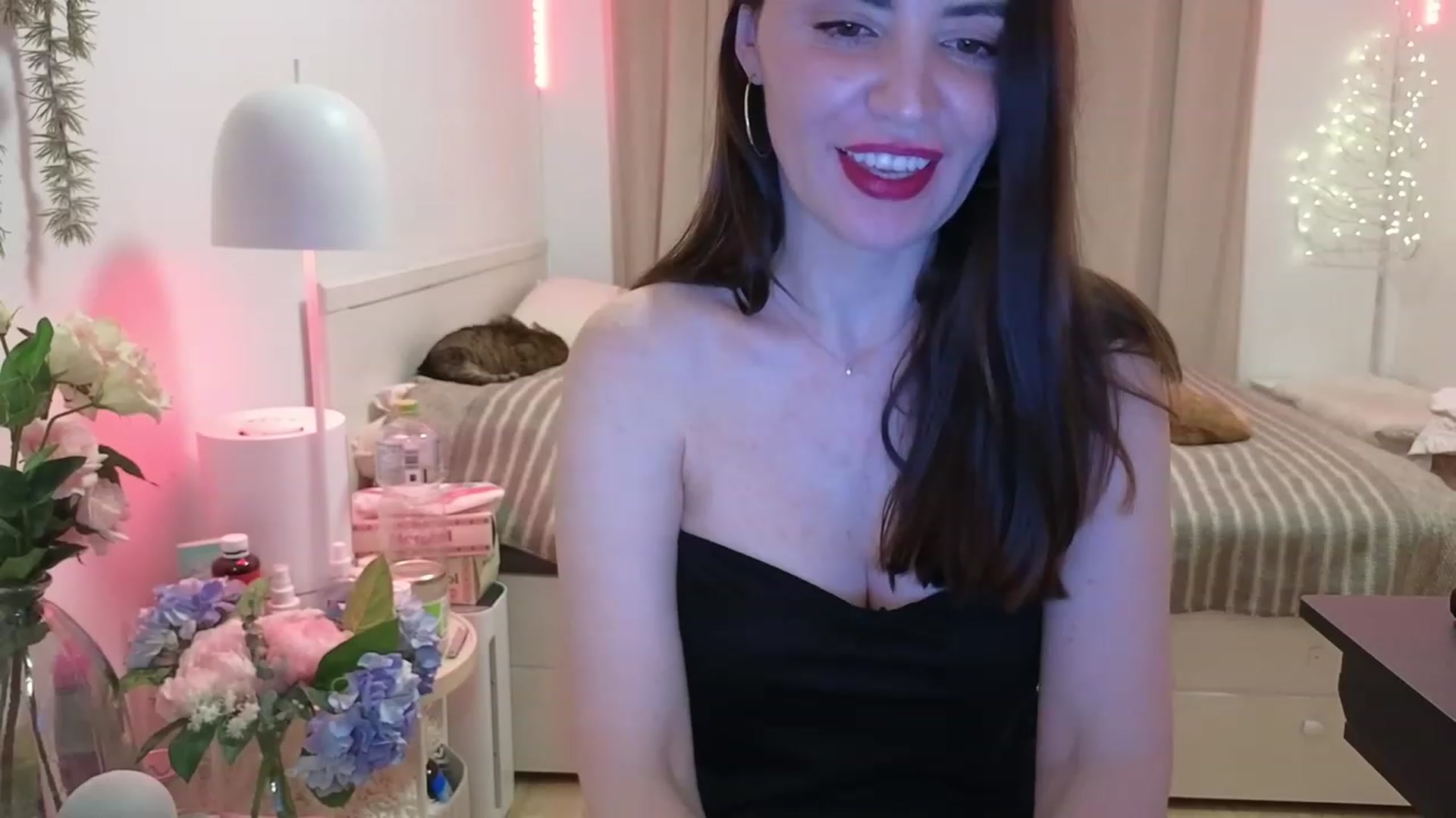 Gallery image thumbnail from ShyAngie's myfreecams stream on, 02/05/2024, 01:46 image 6 of 20
