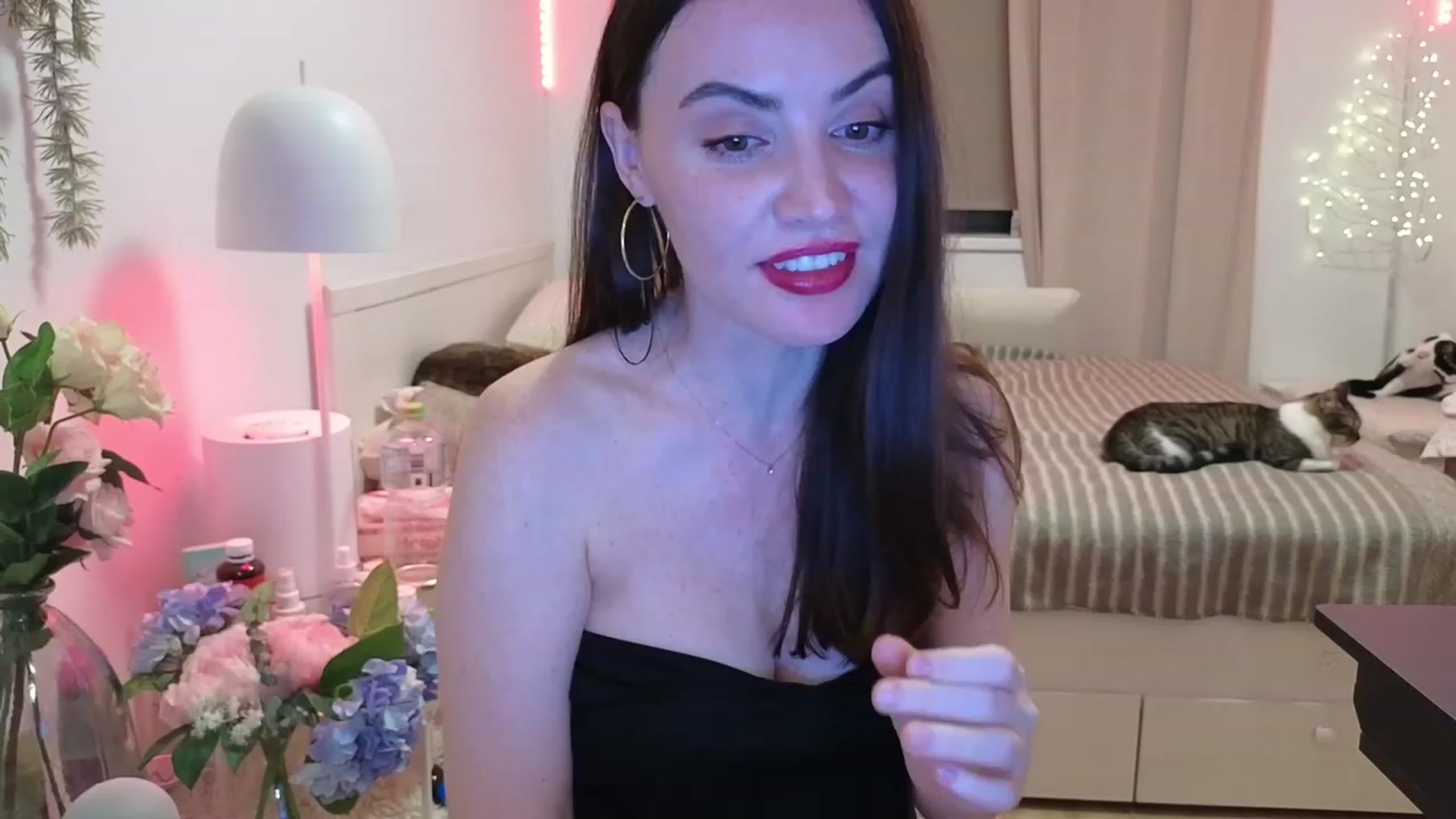 Gallery image thumbnail from ShyAngie's myfreecams stream on, 02/05/2024, 01:46 image 16 of 20