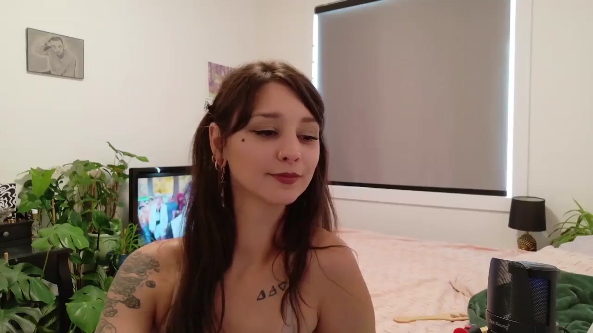 Gallery image thumbnail from ShyBabyy's myfreecams stream on, 08/19/2025, 21:39 image 8 of 20