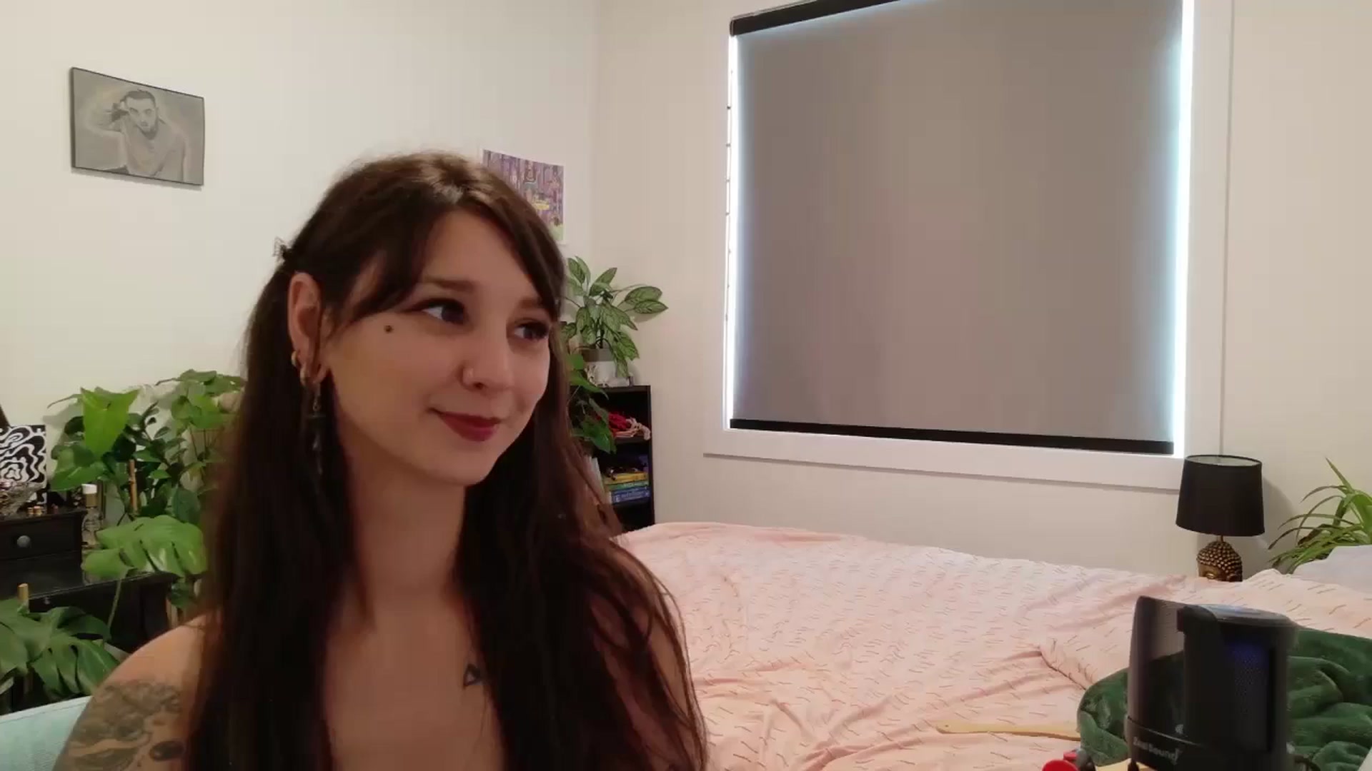 Gallery image thumbnail from ShyBabyy's myfreecams stream on, 08/19/2025, 21:39 image 17 of 20