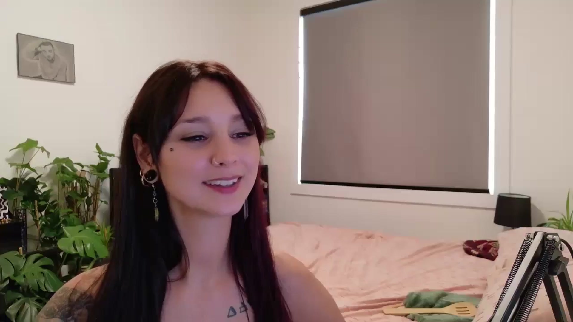 Gallery image thumbnail from ShyBabyy's myfreecams stream on, 09/01/2025, 22:31 image 17 of 20
