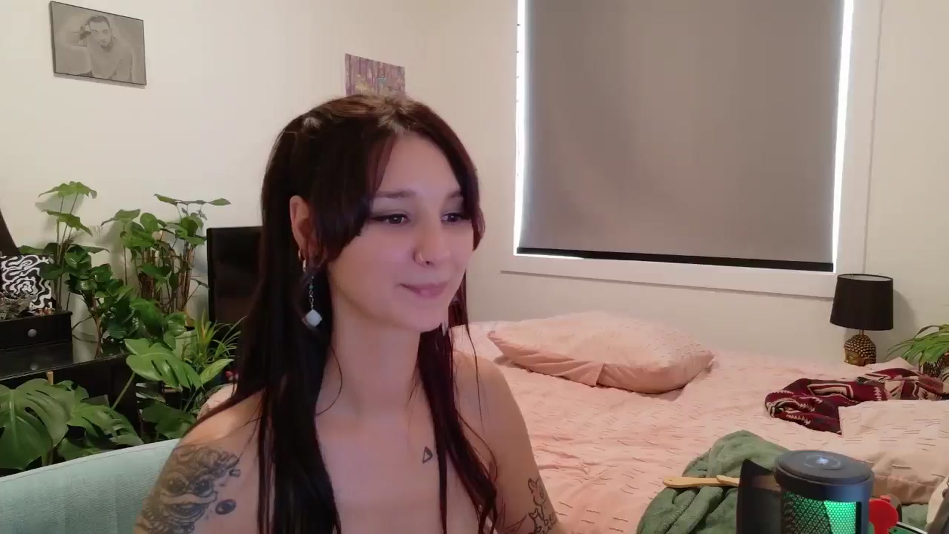 Gallery image thumbnail from ShyBabyy's myfreecams stream on, 09/04/2025, 24:09 image 17 of 20