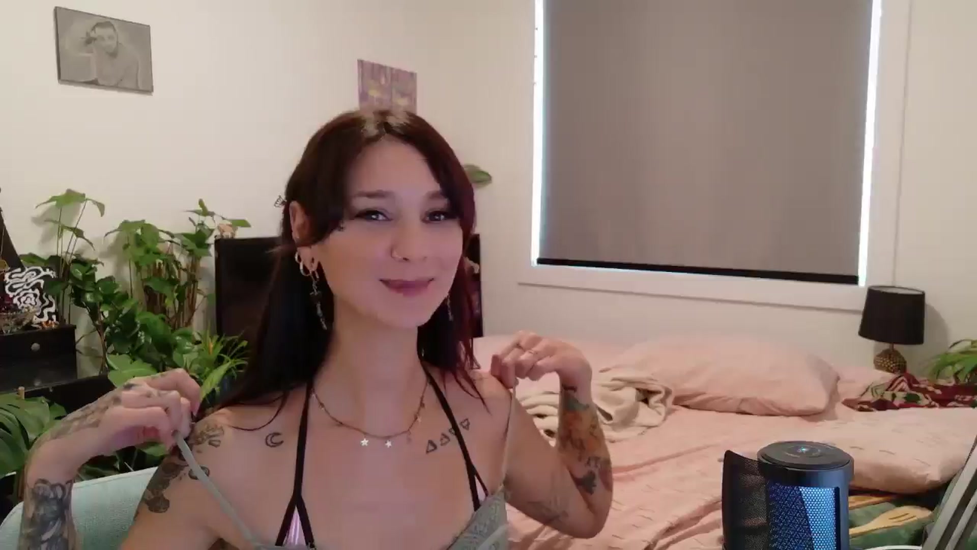 Gallery image thumbnail from ShyBabyy's myfreecams stream on, 09/04/2025, 20:25 image 17 of 20