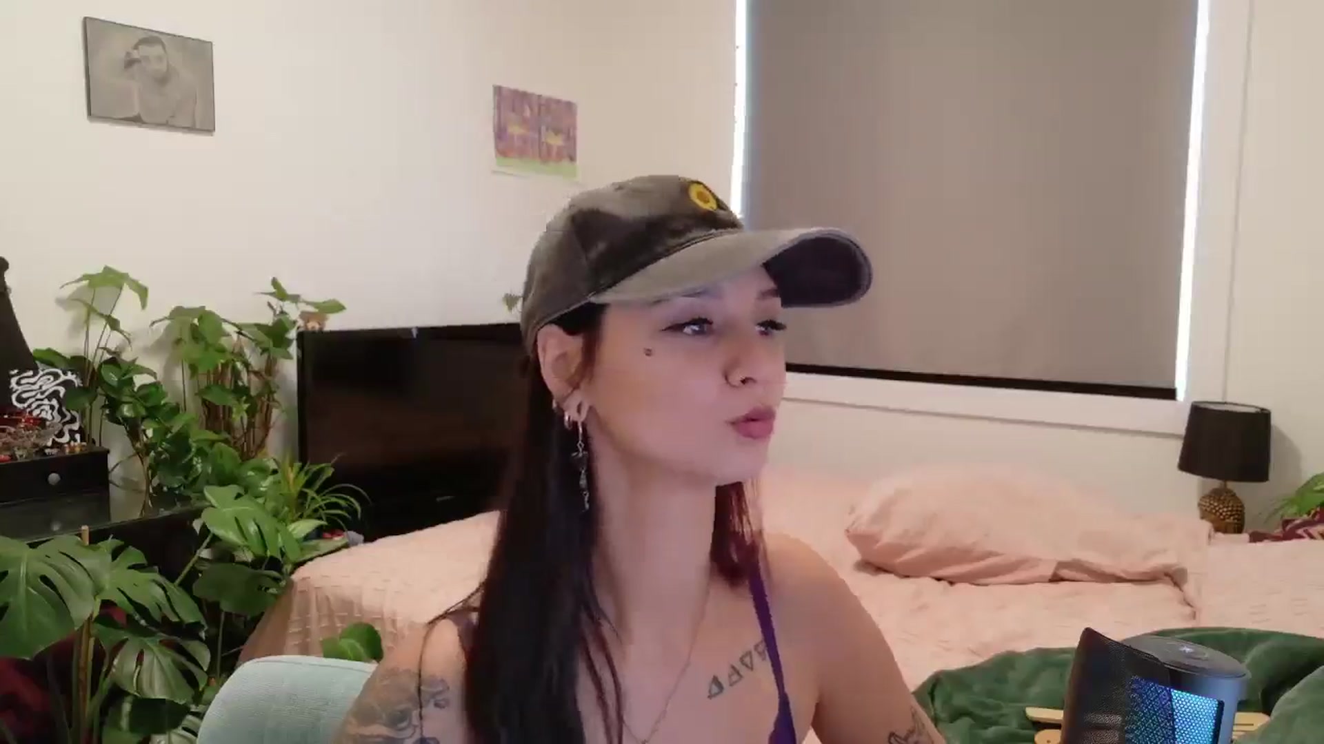 Gallery image thumbnail from ShyBabyy's myfreecams stream on, 09/05/2025, 17:44 image 13 of 20