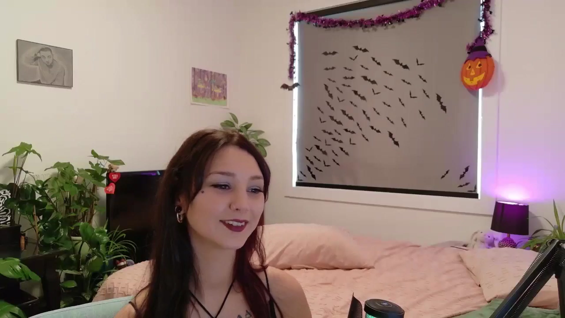 Gallery image thumbnail from ShyBabyy's myfreecams stream on, 09/30/2025, 18:02 image 12 of 20
