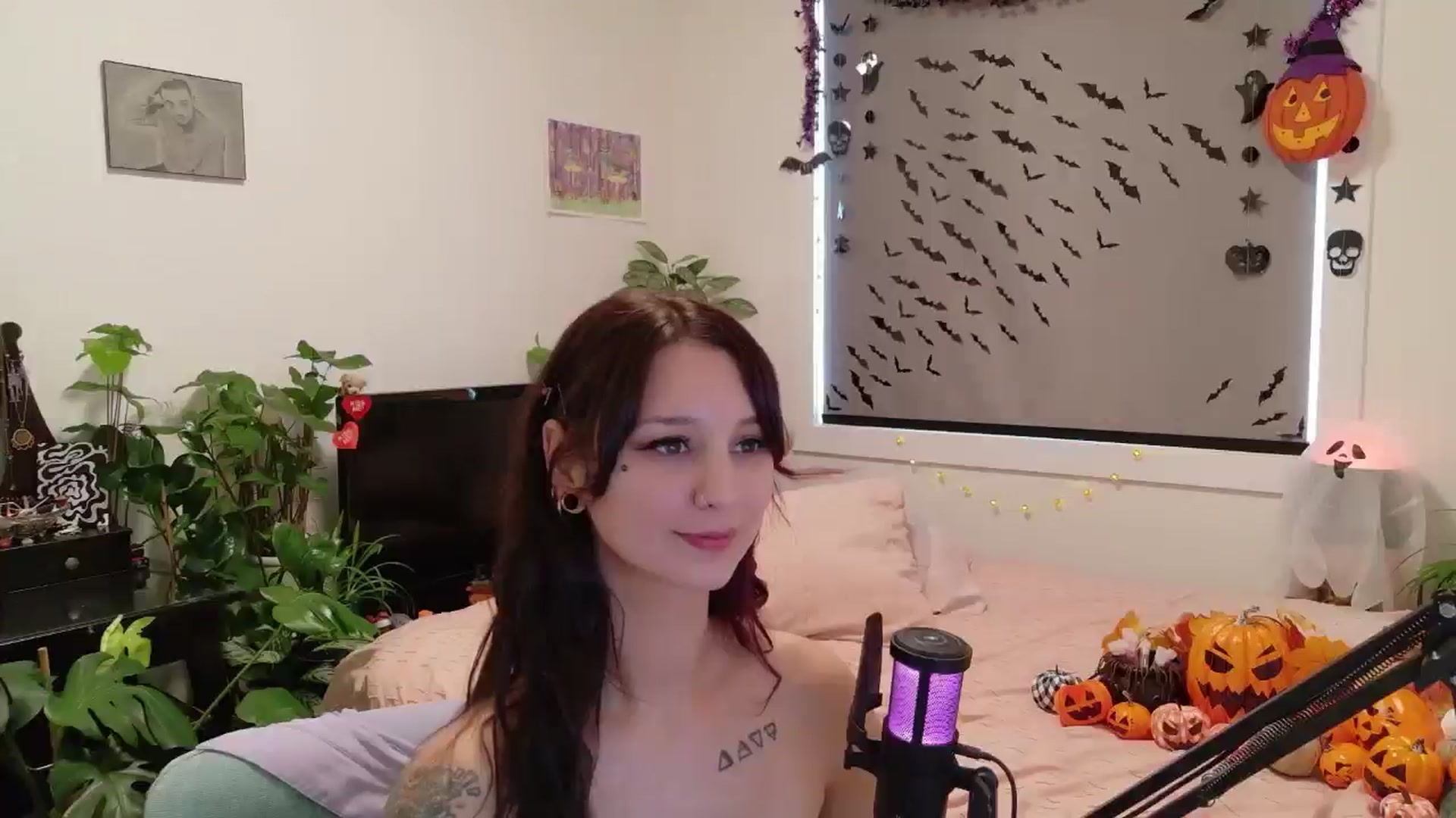 Gallery image thumbnail from ShyBabyy's myfreecams stream on, 10/13/2025, 20:19 image 15 of 20