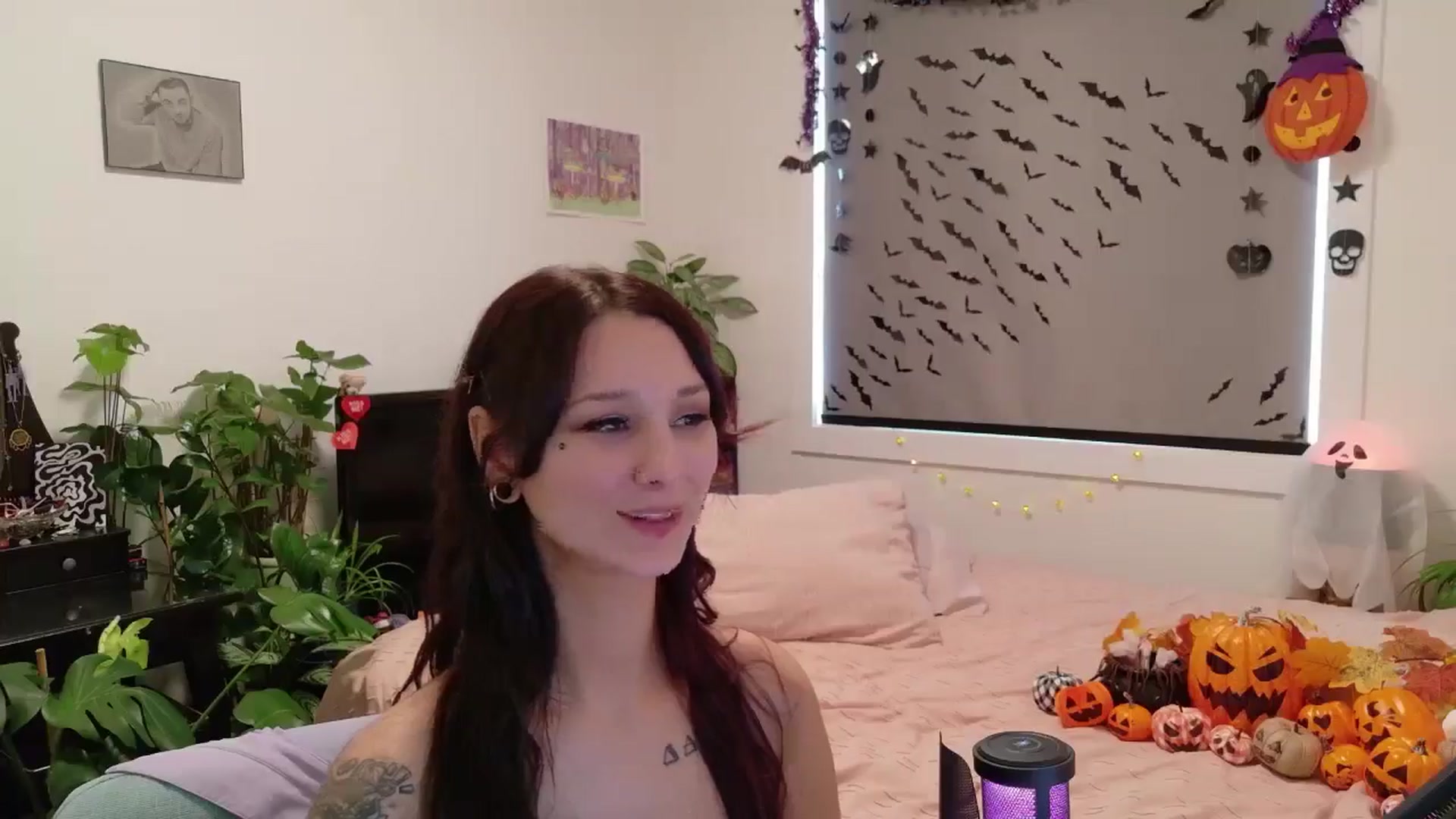 Gallery image thumbnail from ShyBabyy's myfreecams stream on, 10/13/2025, 20:19 image 18 of 20