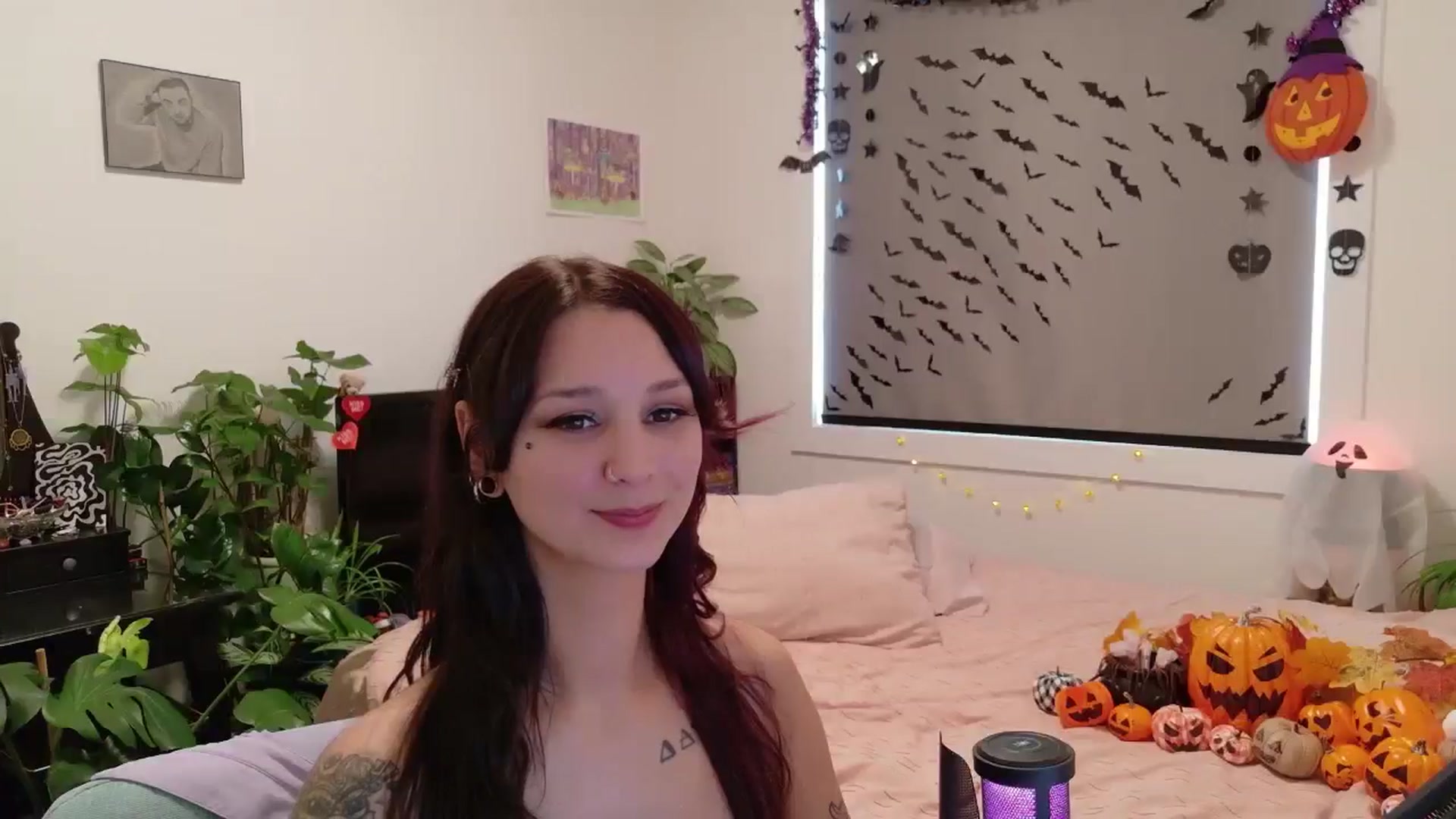 Gallery image thumbnail from ShyBabyy's myfreecams stream on, 10/13/2025, 20:19 image 17 of 20