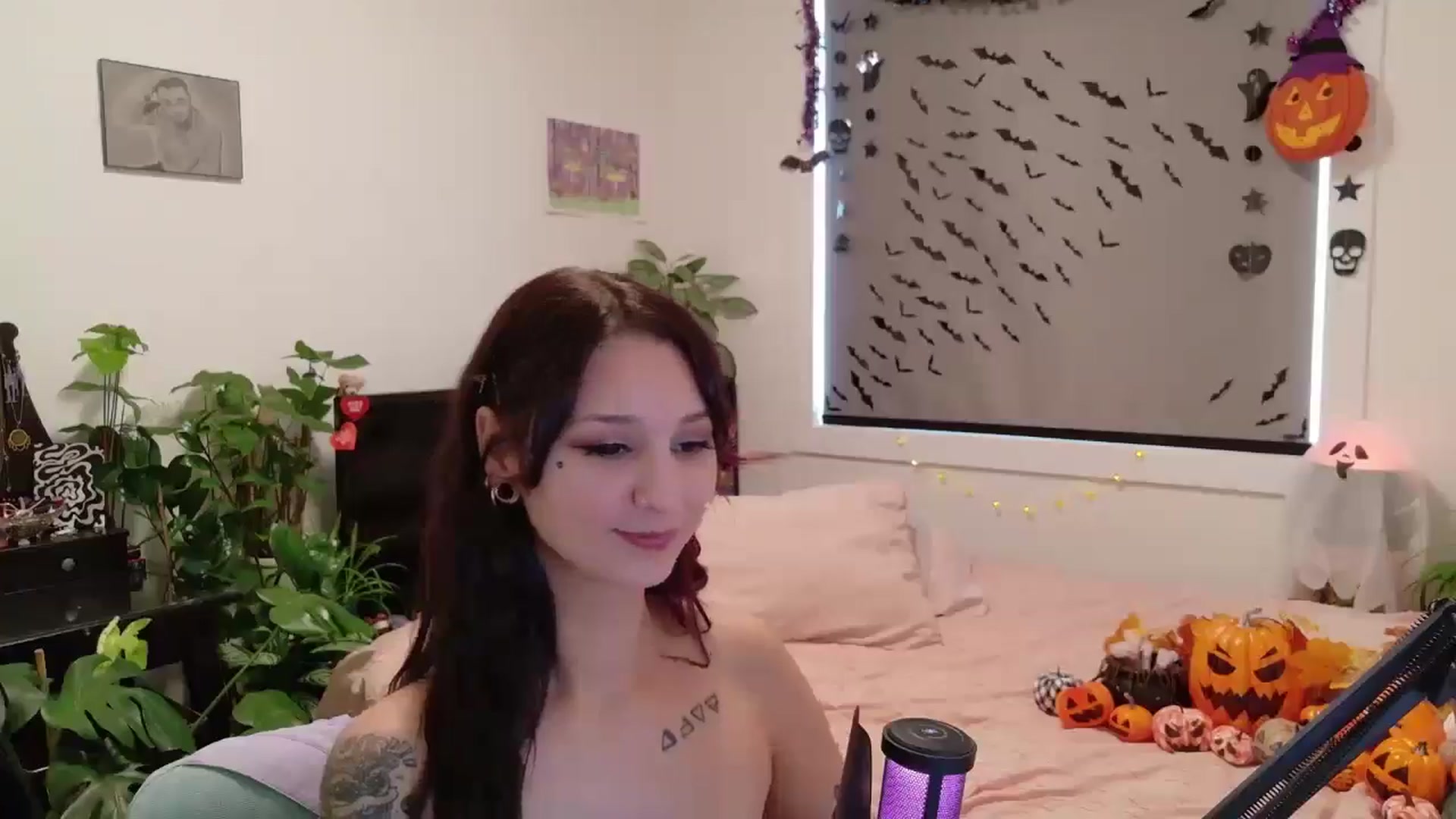 Gallery image thumbnail from ShyBabyy's myfreecams stream on, 10/13/2025, 20:19 image 9 of 20