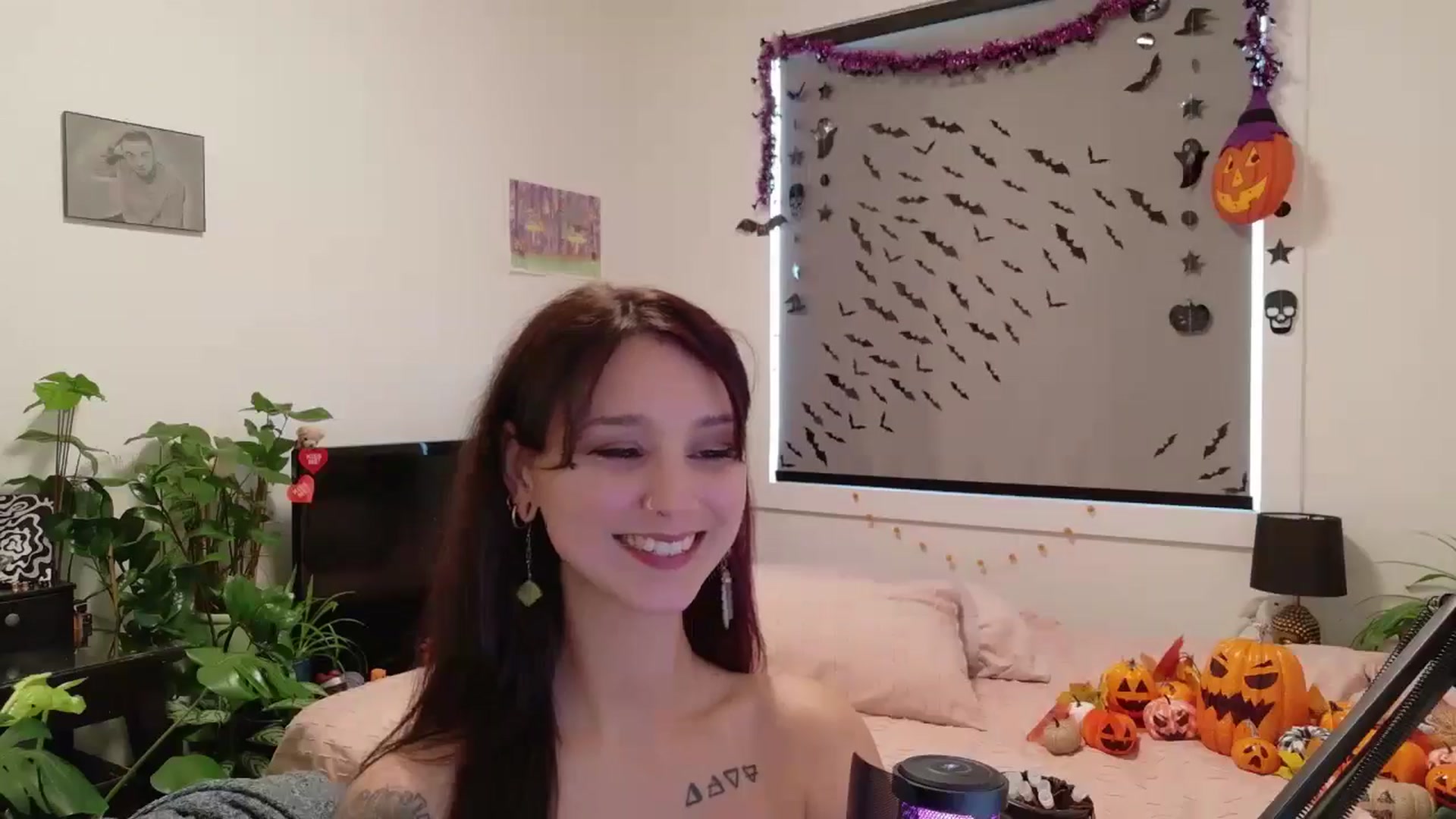 Gallery image thumbnail from ShyBabyy's myfreecams stream on, 10/15/2025, 19:17 image 13 of 20