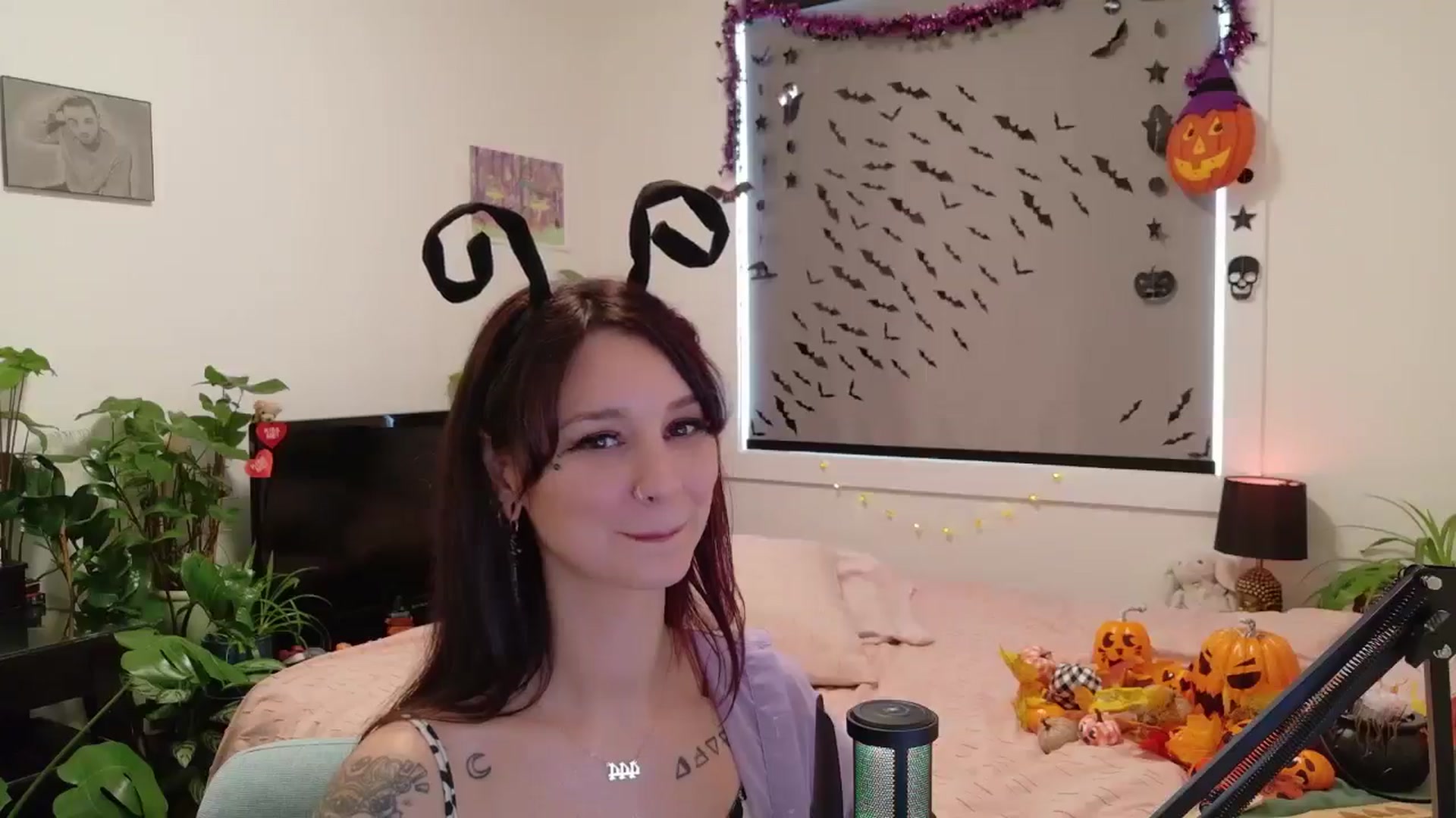 Gallery image thumbnail from ShyBabyy's myfreecams stream on, 10/16/2025, 22:21 image 6 of 20