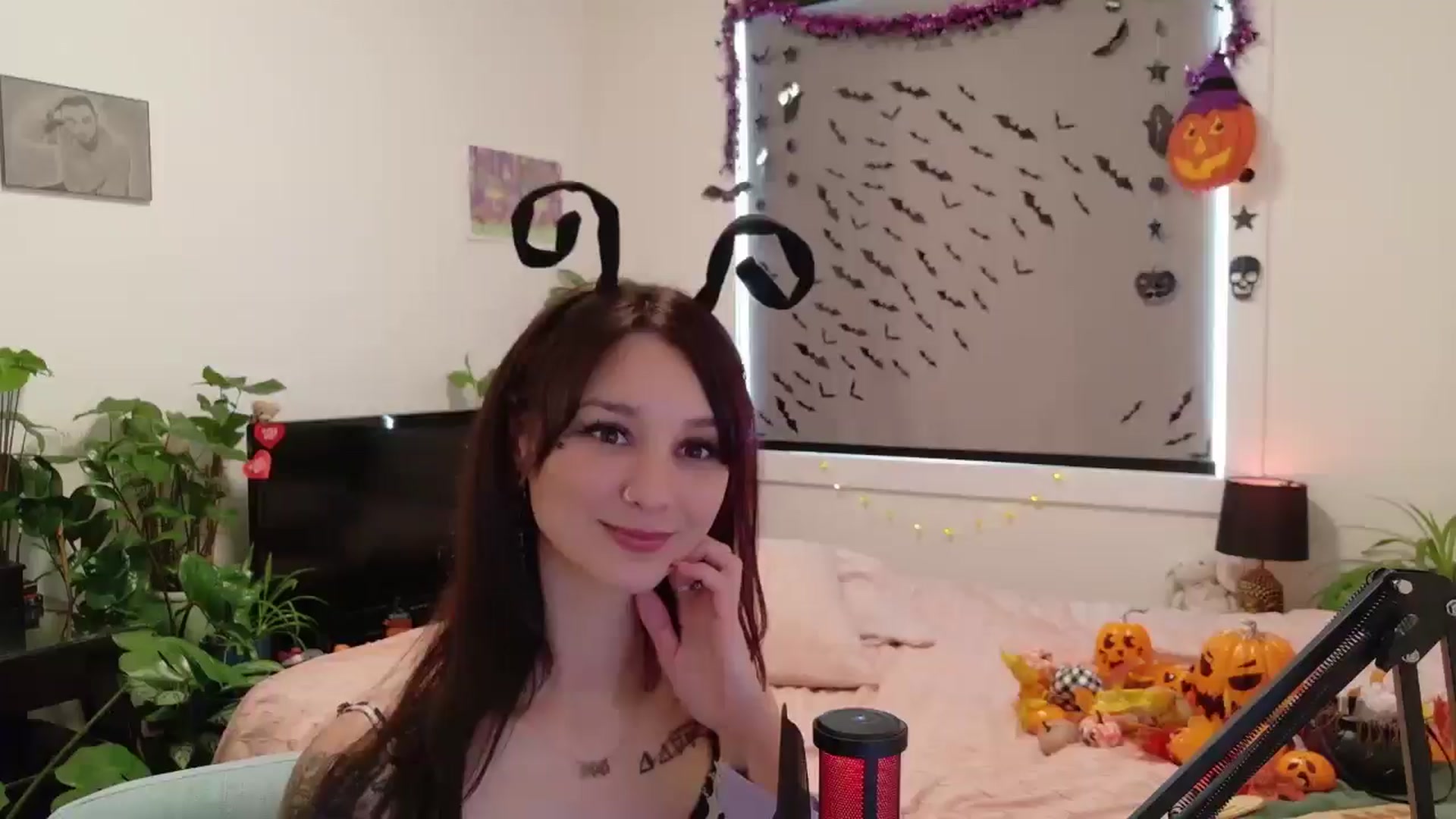 Gallery image thumbnail from ShyBabyy's myfreecams stream on, 10/16/2025, 22:21 image 10 of 20