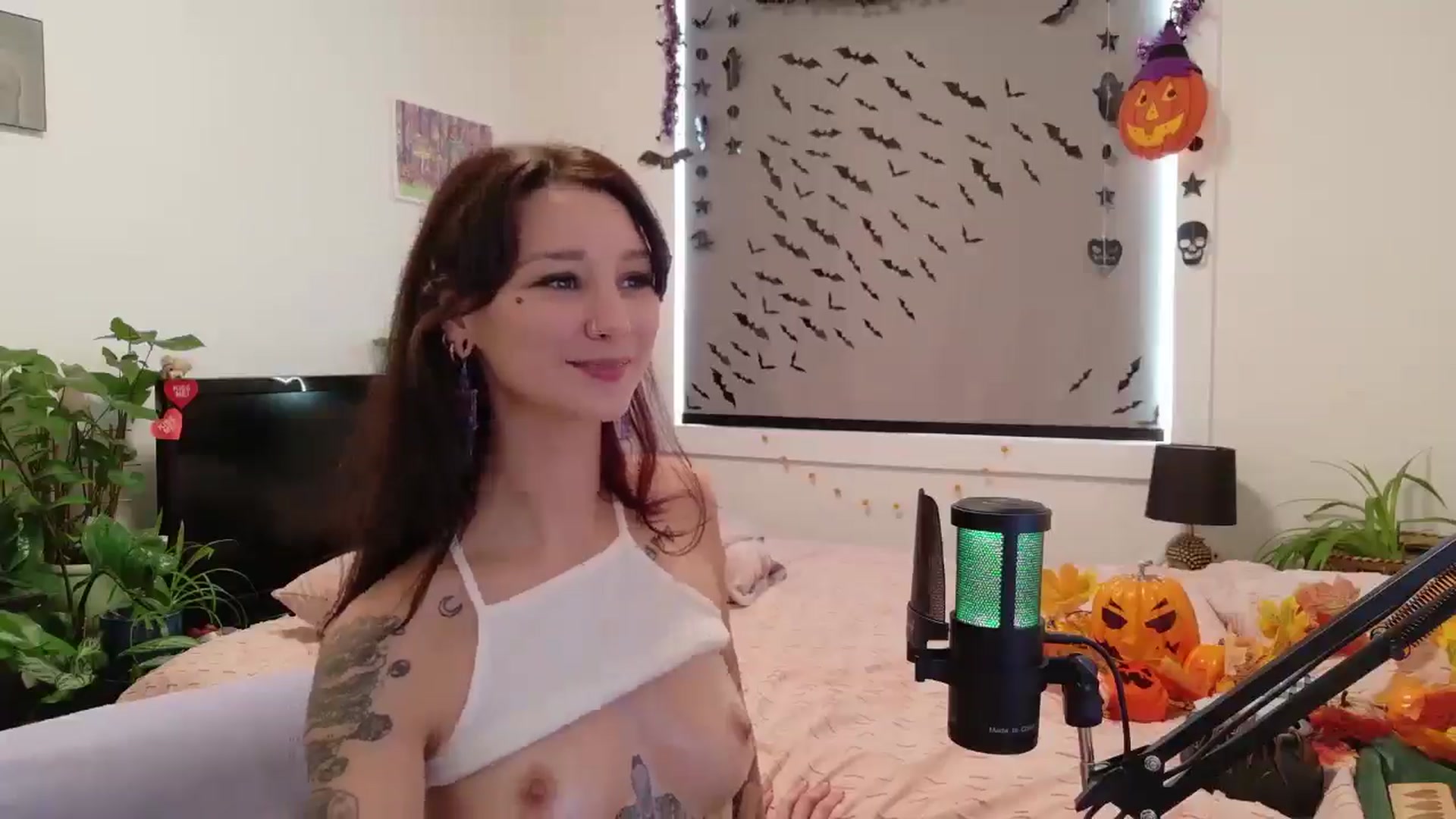 Gallery image thumbnail from ShyBabyy's myfreecams stream on, 10/20/2025, 22:06 image 10 of 20