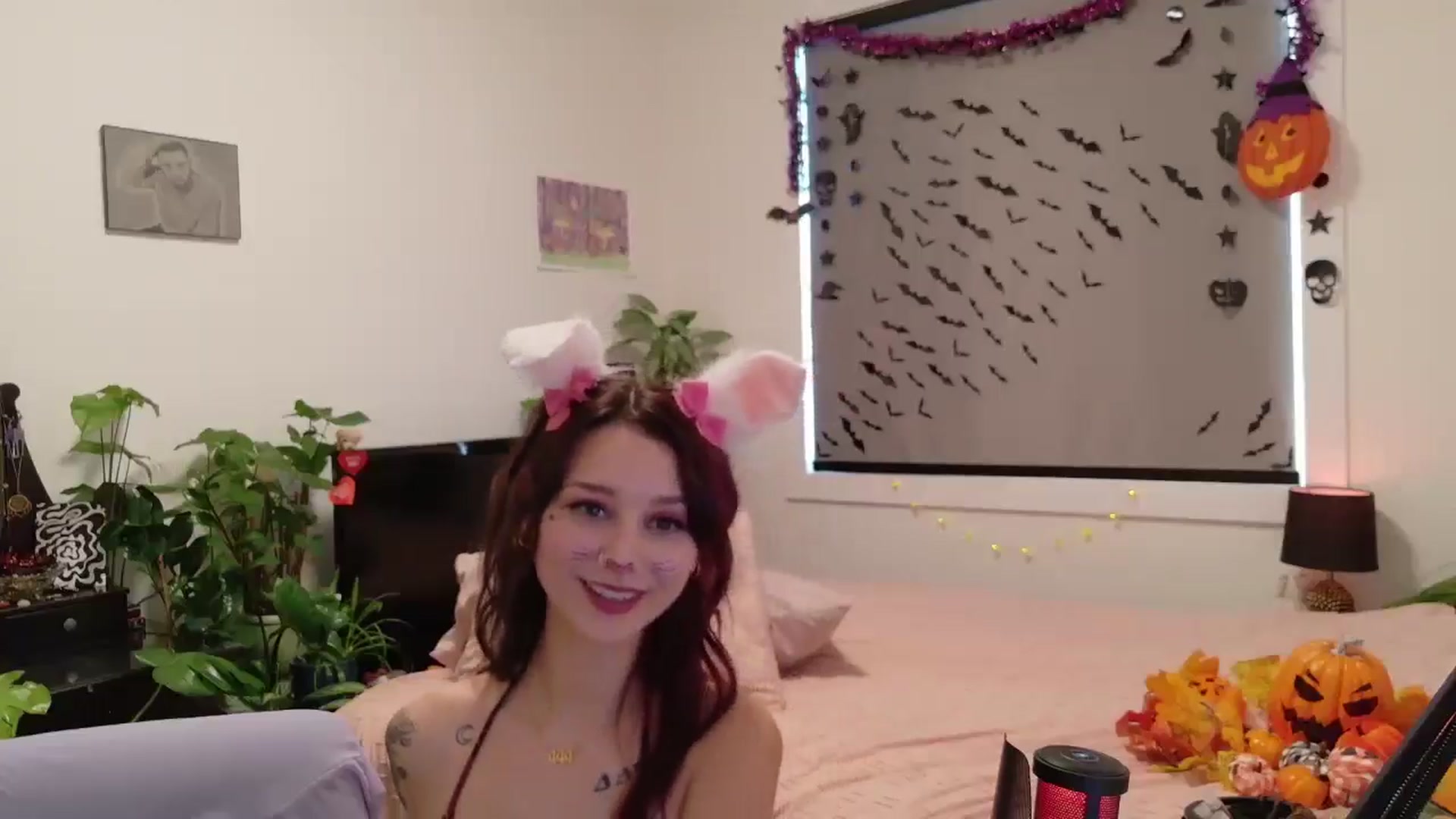 Gallery image thumbnail from ShyBabyy's myfreecams stream on, 10/21/2025, 22:41 image 6 of 20