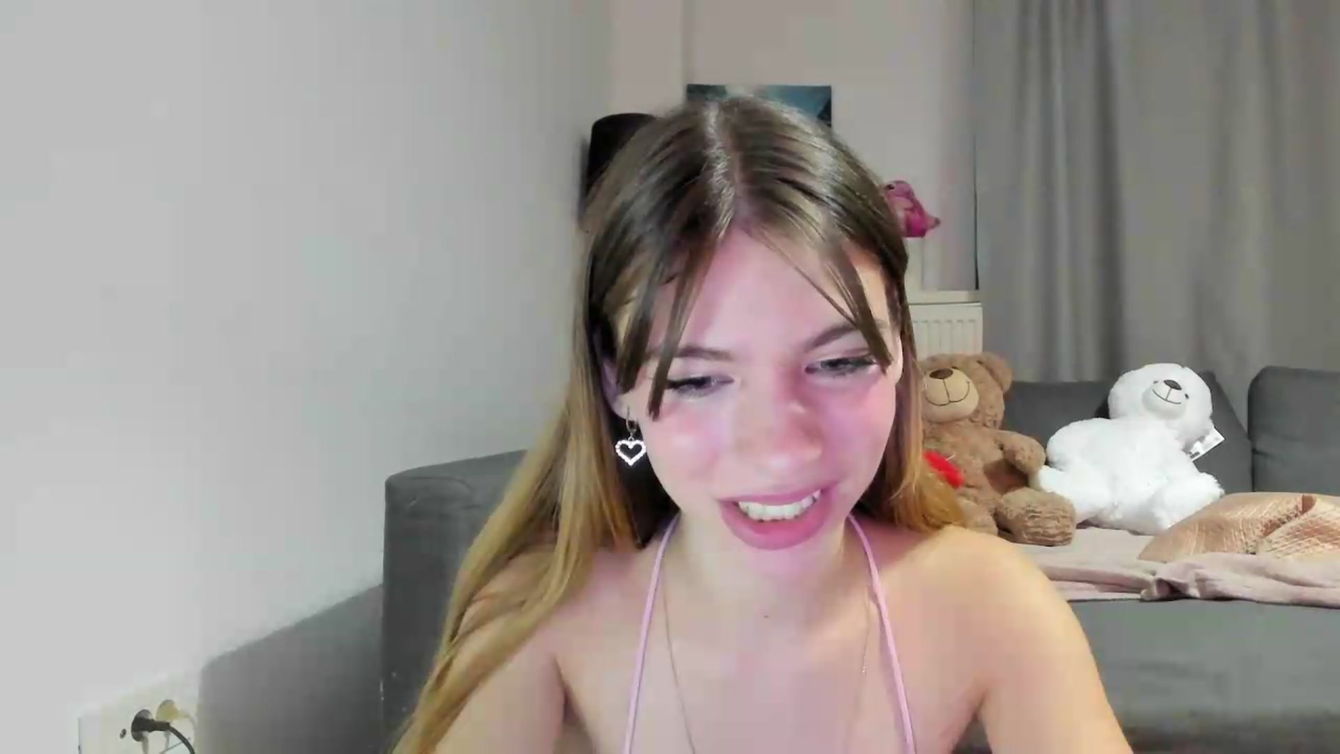 Gallery image thumbnail from ShyLorelay's myfreecams stream on, 08/05/2026, 02:09 image 17 of 20