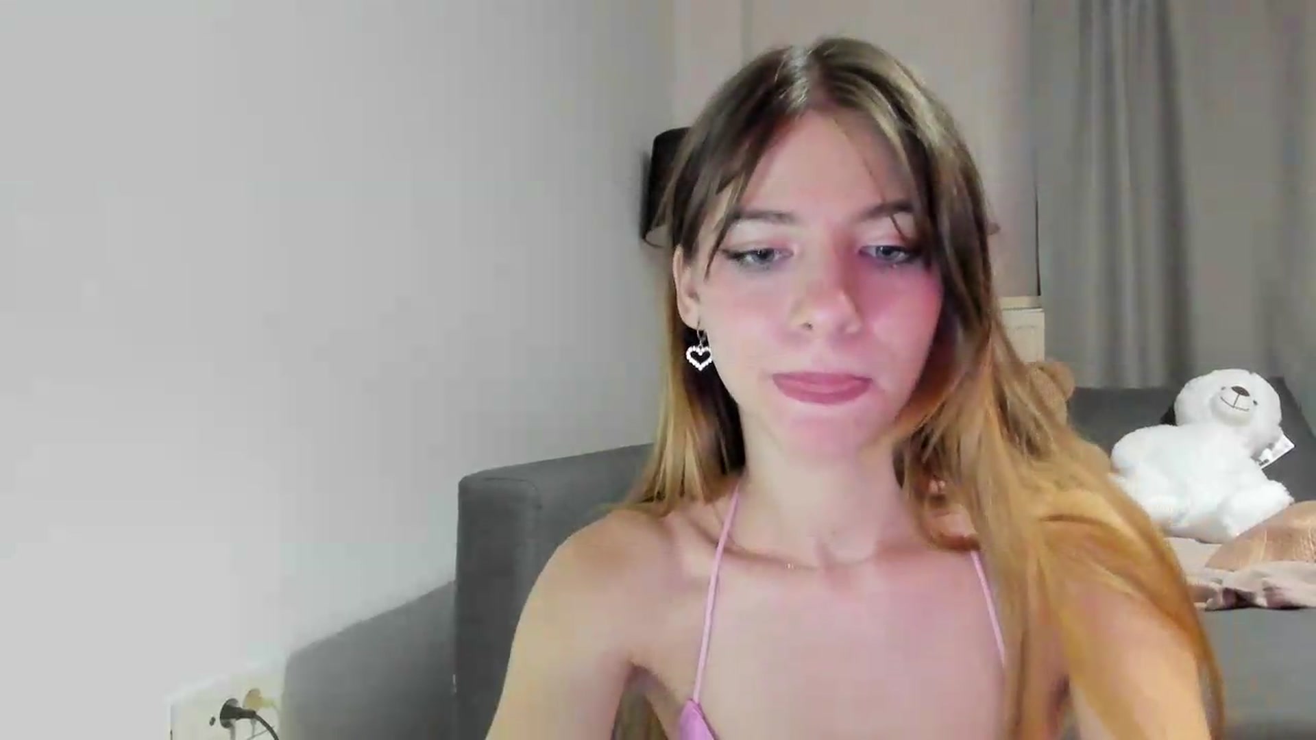 Gallery image thumbnail from ShyLorelay's myfreecams stream on, 08/05/2026, 02:09 image 13 of 20