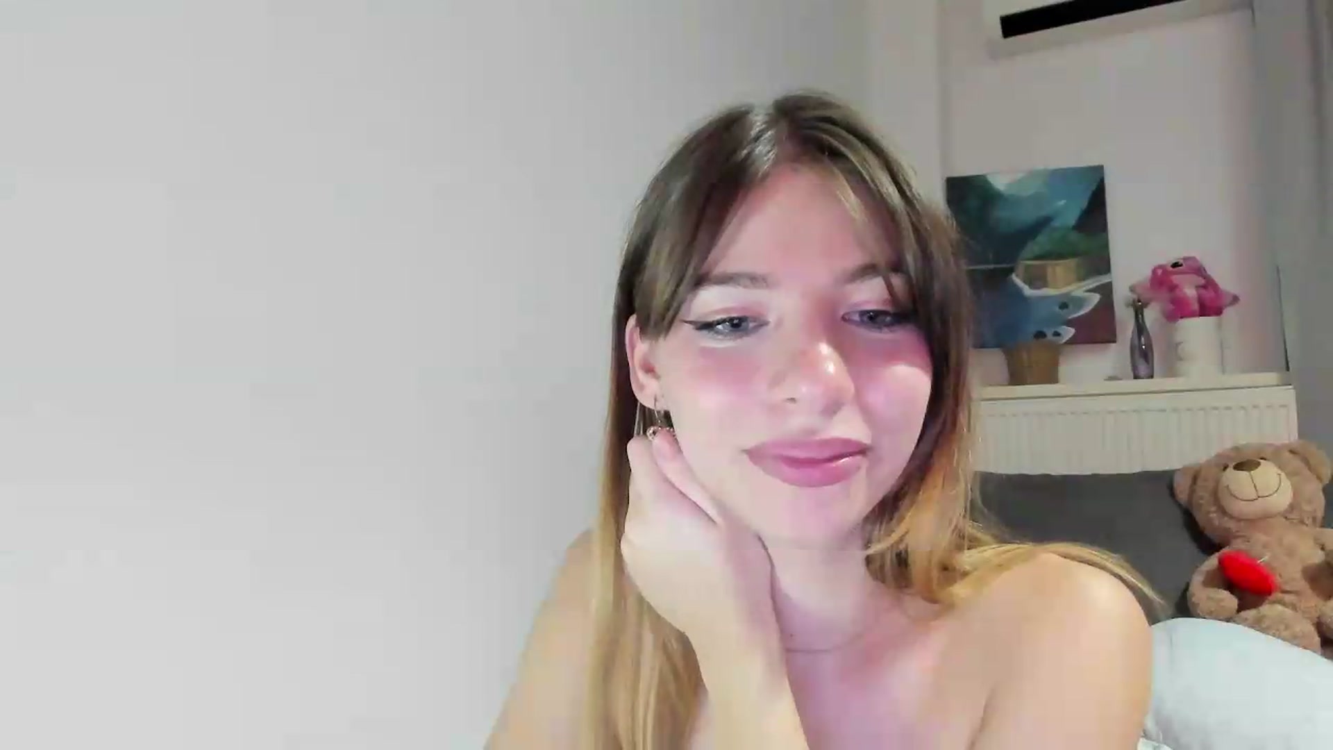 Gallery image thumbnail from ShyLorelay's myfreecams stream on, 08/05/2026, 02:09 image 6 of 20