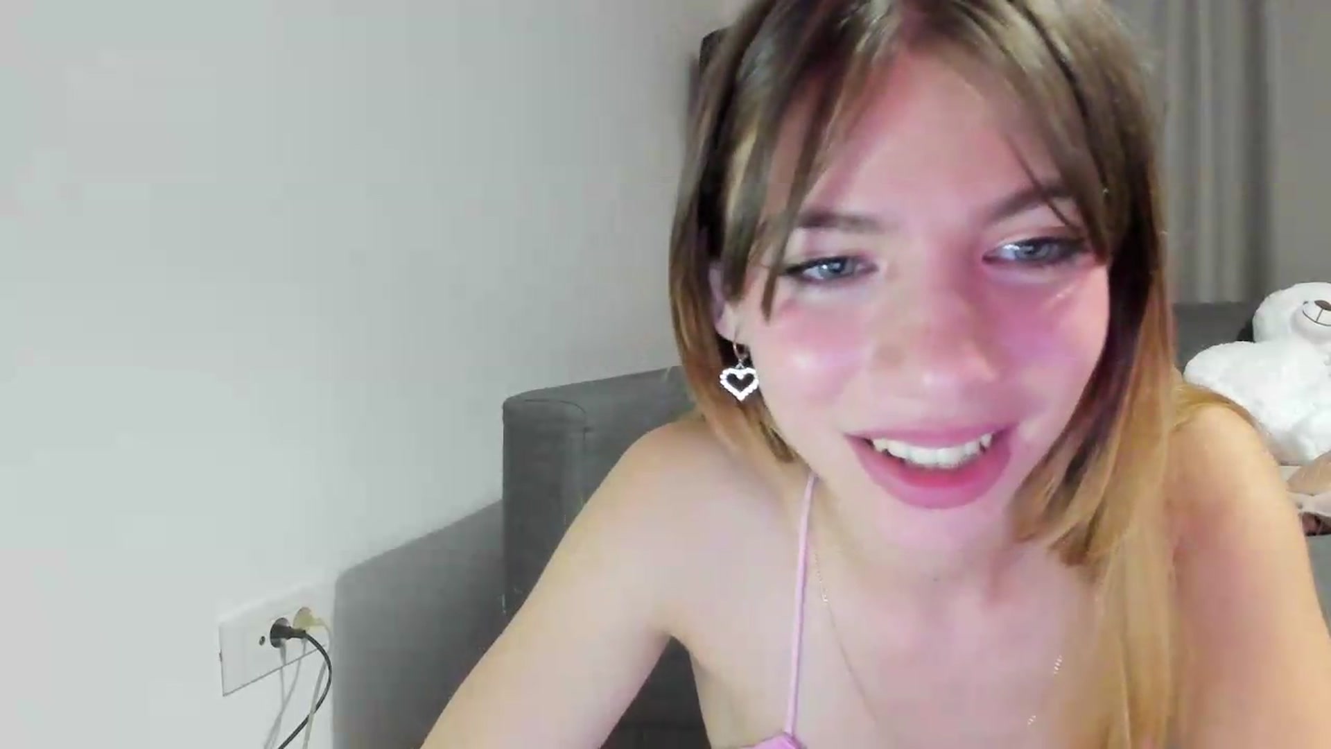 Gallery image thumbnail from ShyLorelay's myfreecams stream on, 08/05/2026, 02:09 image 19 of 20