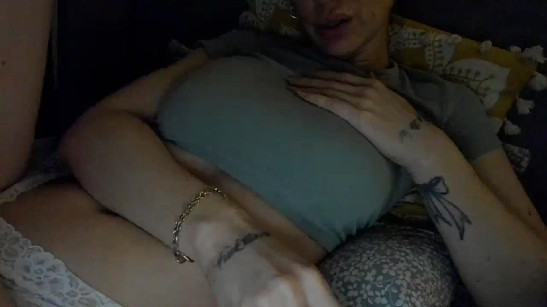 Gallery image thumbnail from Shy_Arwyn's myfreecams stream on, 02/28/2025, 05:40 image 14 of 20