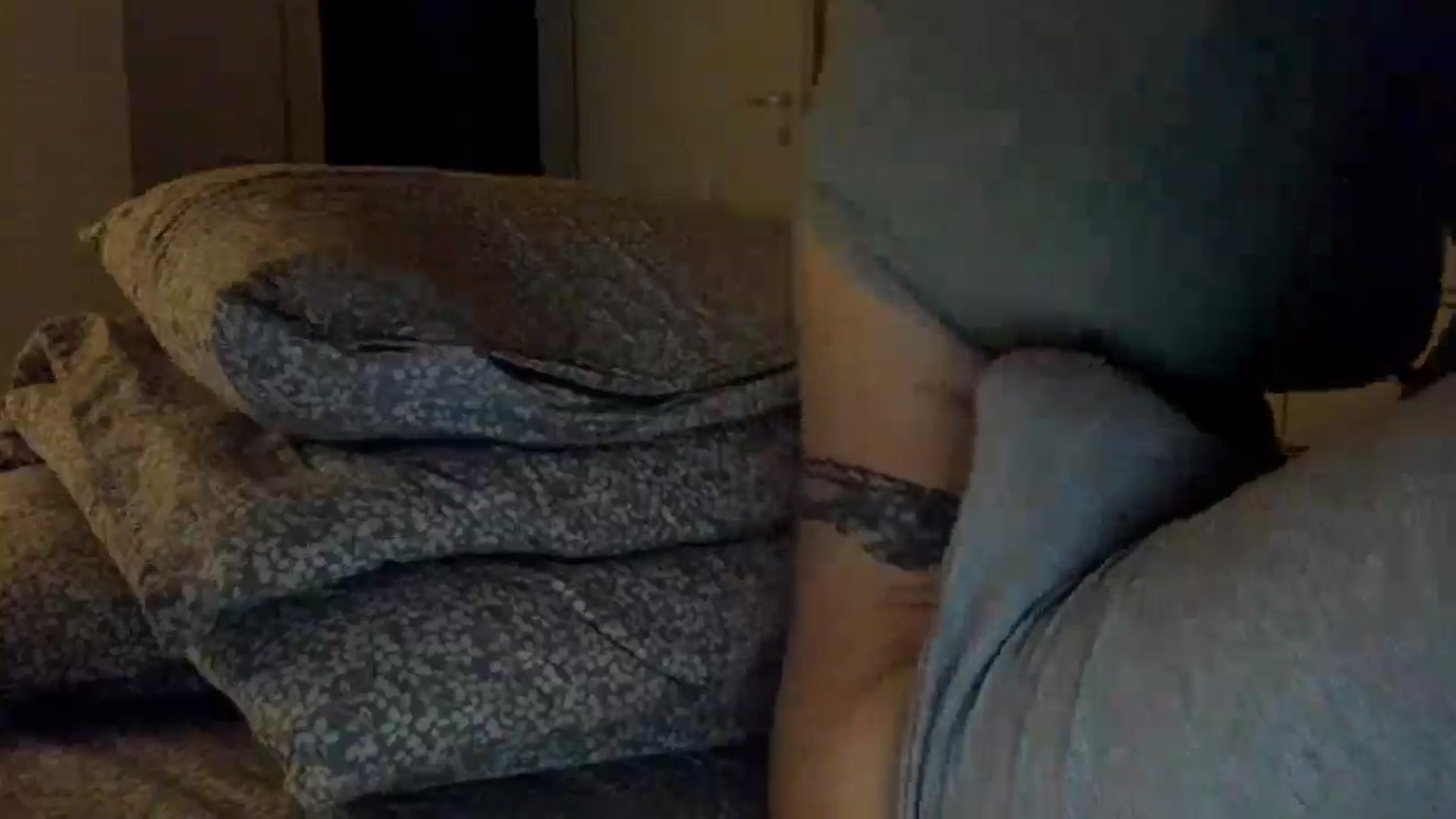 Gallery image thumbnail from Shy_Arwyn's myfreecams stream on, 03/17/2025, 04:26 image 7 of 20
