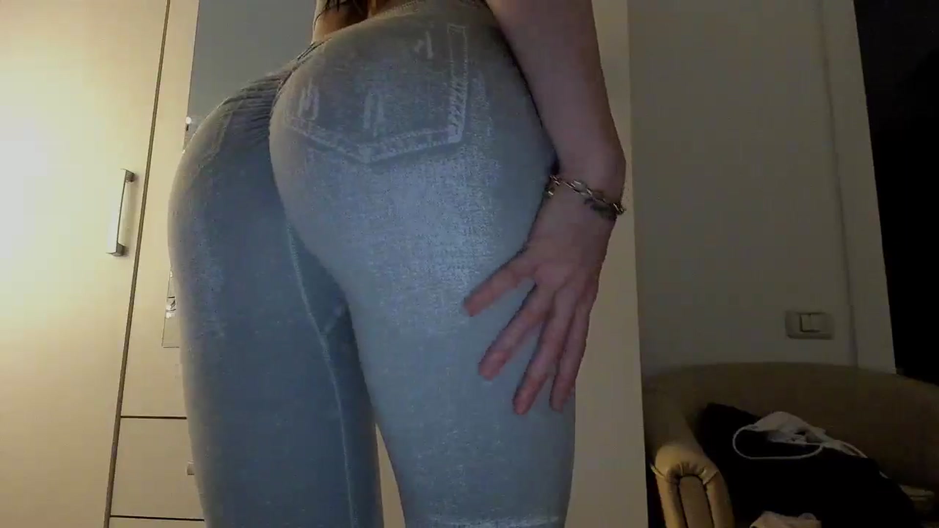 Gallery image thumbnail from Shy_Arwyn's myfreecams stream on, 04/05/2025, 22:09 image 18 of 20