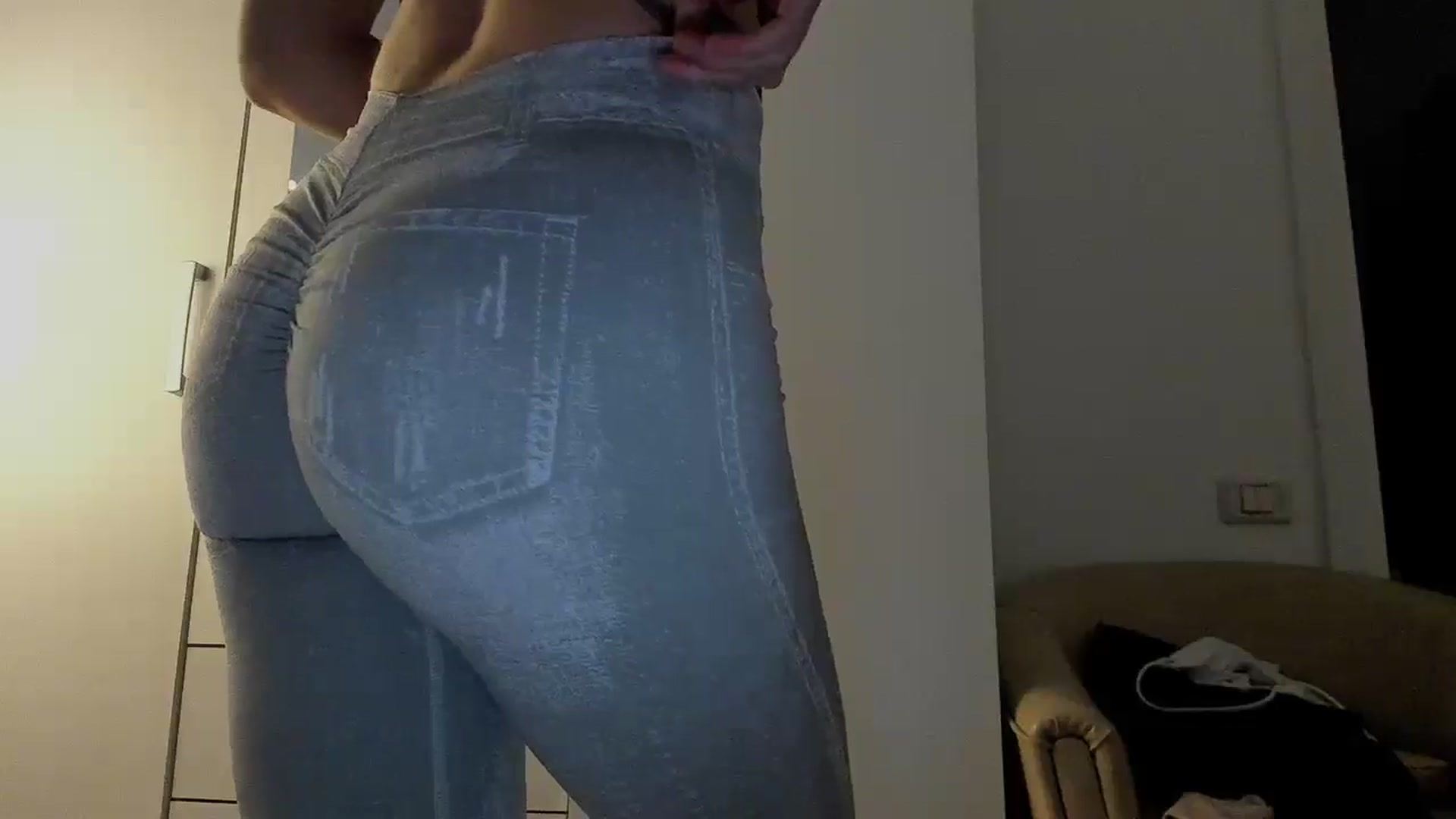Gallery image thumbnail from Shy_Arwyn's myfreecams stream on, 04/05/2025, 22:09 image 14 of 20