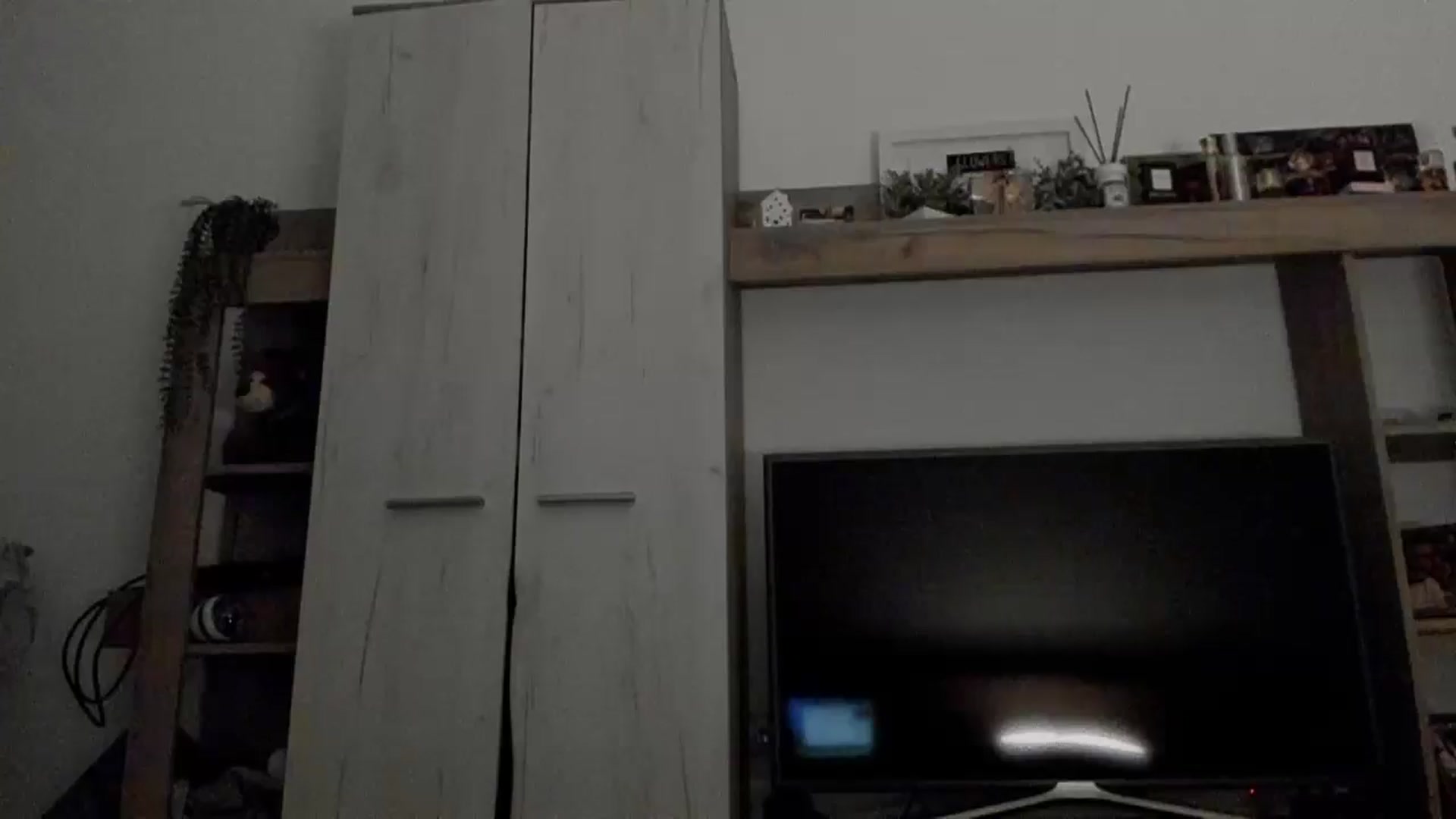 Gallery image thumbnail from Shy_Arwyn's myfreecams stream on, 04/12/2025, 23:05 image 1 of 20