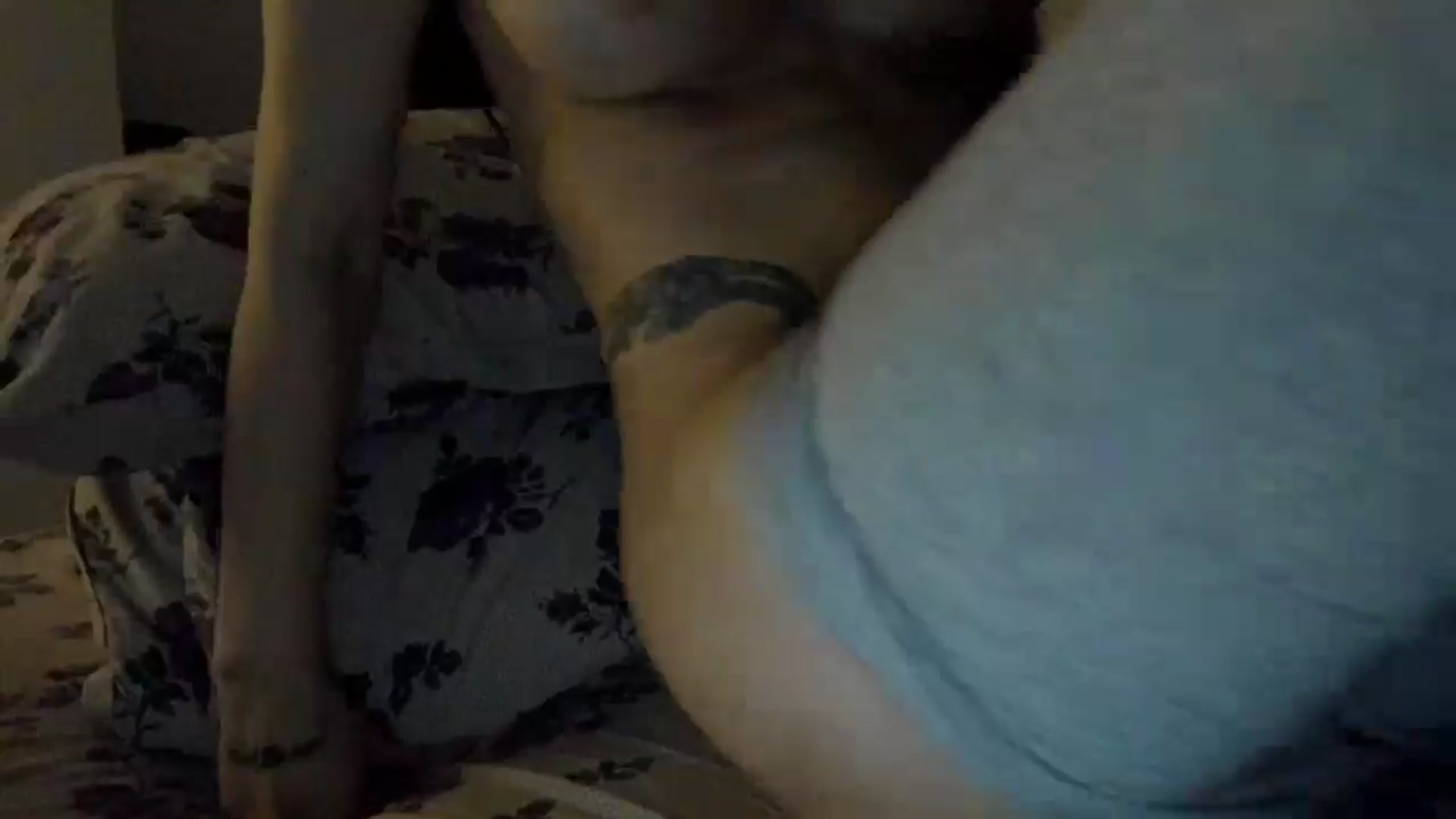 Gallery image thumbnail from Shy_Arwyn's myfreecams stream on, 04/26/2025, 01:14 image 12 of 20
