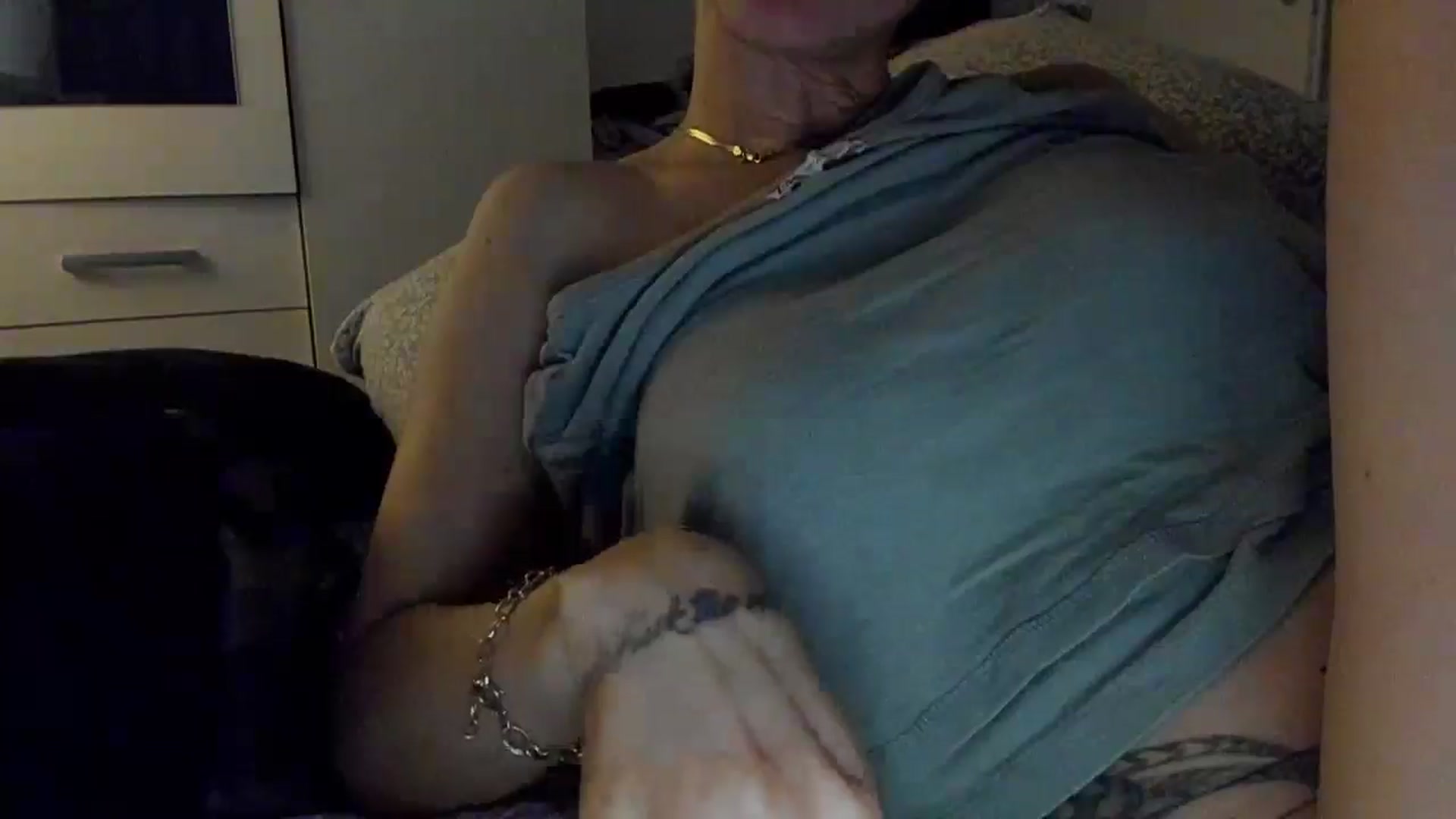 Gallery image thumbnail from Shy_Arwyn's myfreecams stream on, 05/31/2025, 03:17 image 14 of 20