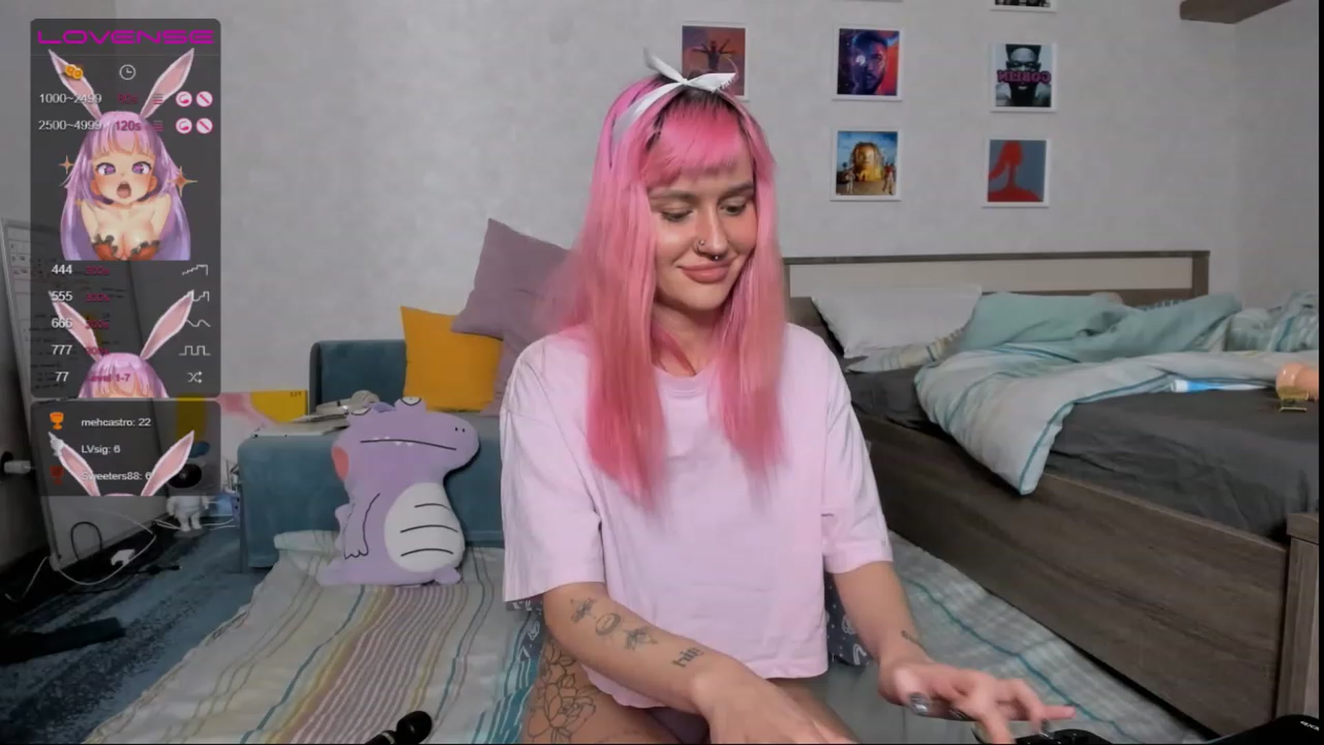 Gallery image thumbnail from Shy_Chloe's myfreecams stream on, 02/12/2023, 20:17 image 12 of 20