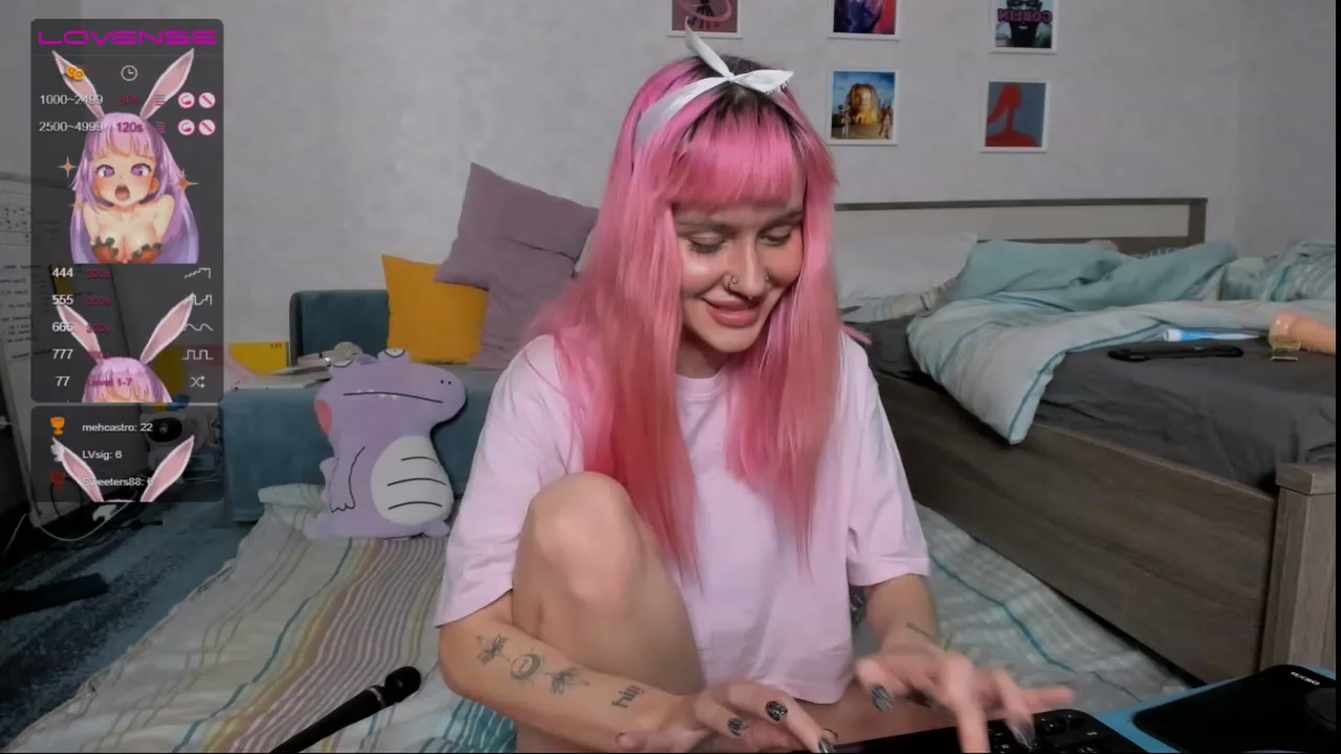 Gallery image thumbnail from Shy_Chloe's myfreecams stream on, 02/12/2023, 20:17 image 16 of 20