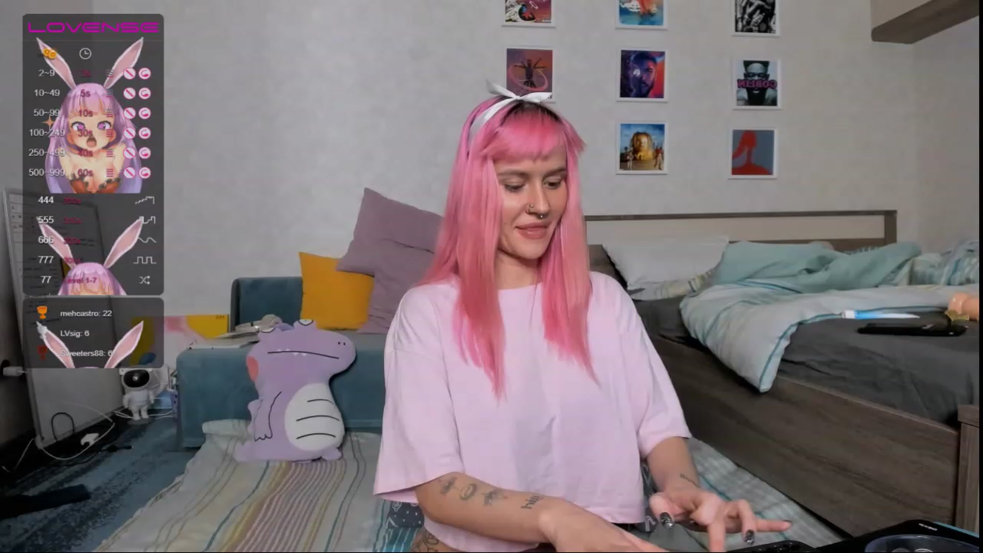 Gallery image thumbnail from Shy_Chloe's myfreecams stream on, 02/12/2023, 20:17 image 1 of 20