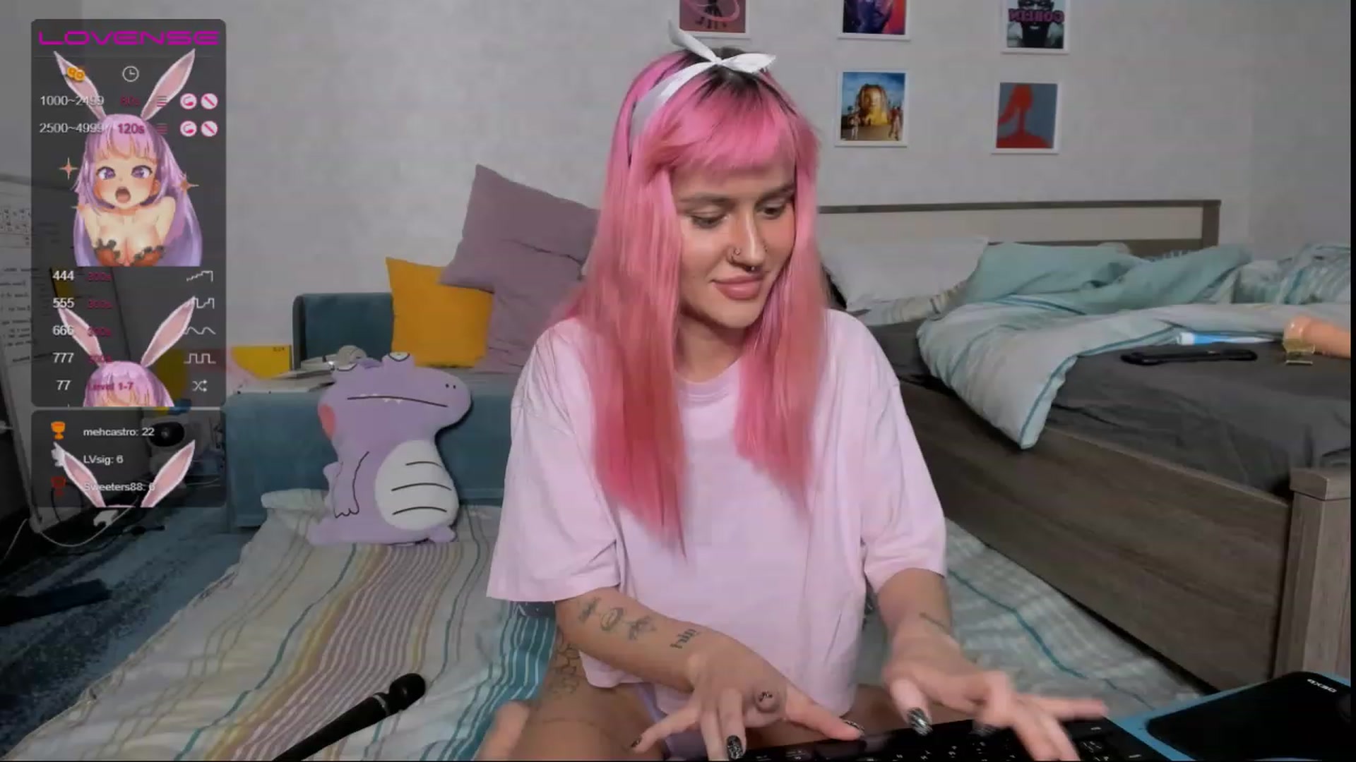 Gallery image thumbnail from Shy_Chloe's myfreecams stream on, 02/12/2023, 20:17 image 18 of 20