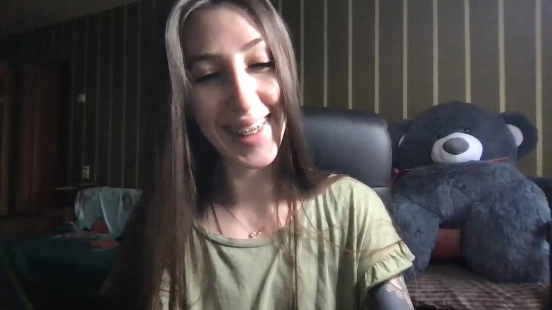 Gallery image thumbnail from Shy_Eva7's myfreecams stream on, 07/17/2023, 11:56 image 9 of 20