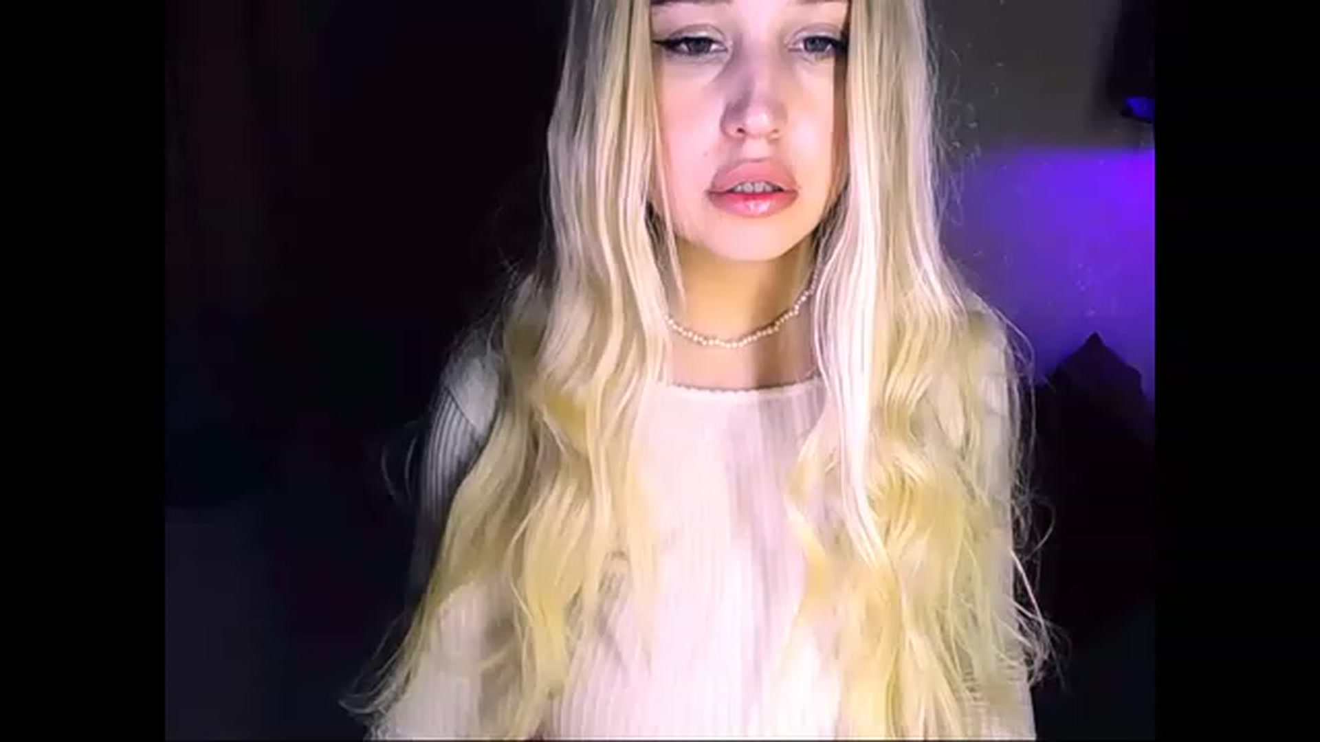Gallery image thumbnail from Shy_Girll_'s myfreecams stream on, 11/22/2022, 12:38 image 5 of 20