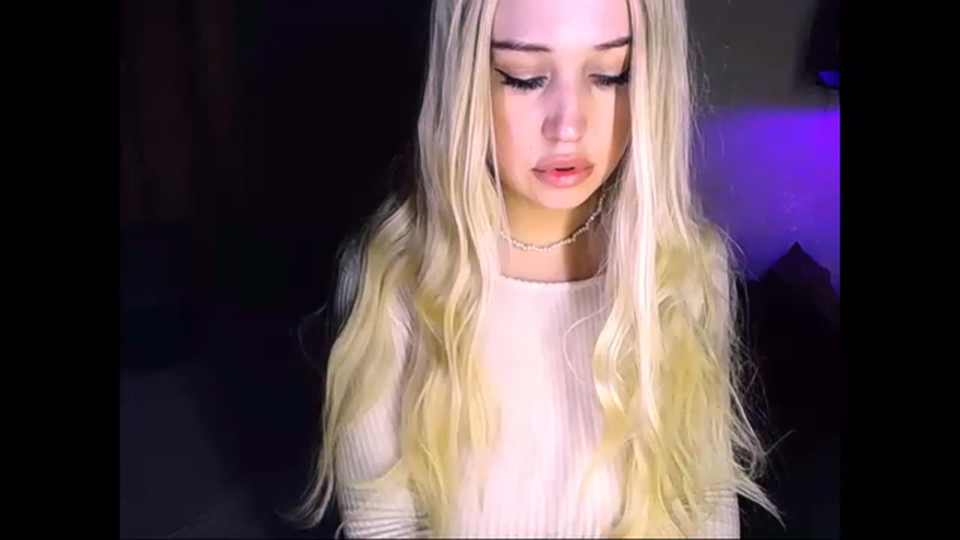 Gallery image thumbnail from Shy_Girll_'s myfreecams stream on, 11/22/2022, 12:38 image 2 of 20