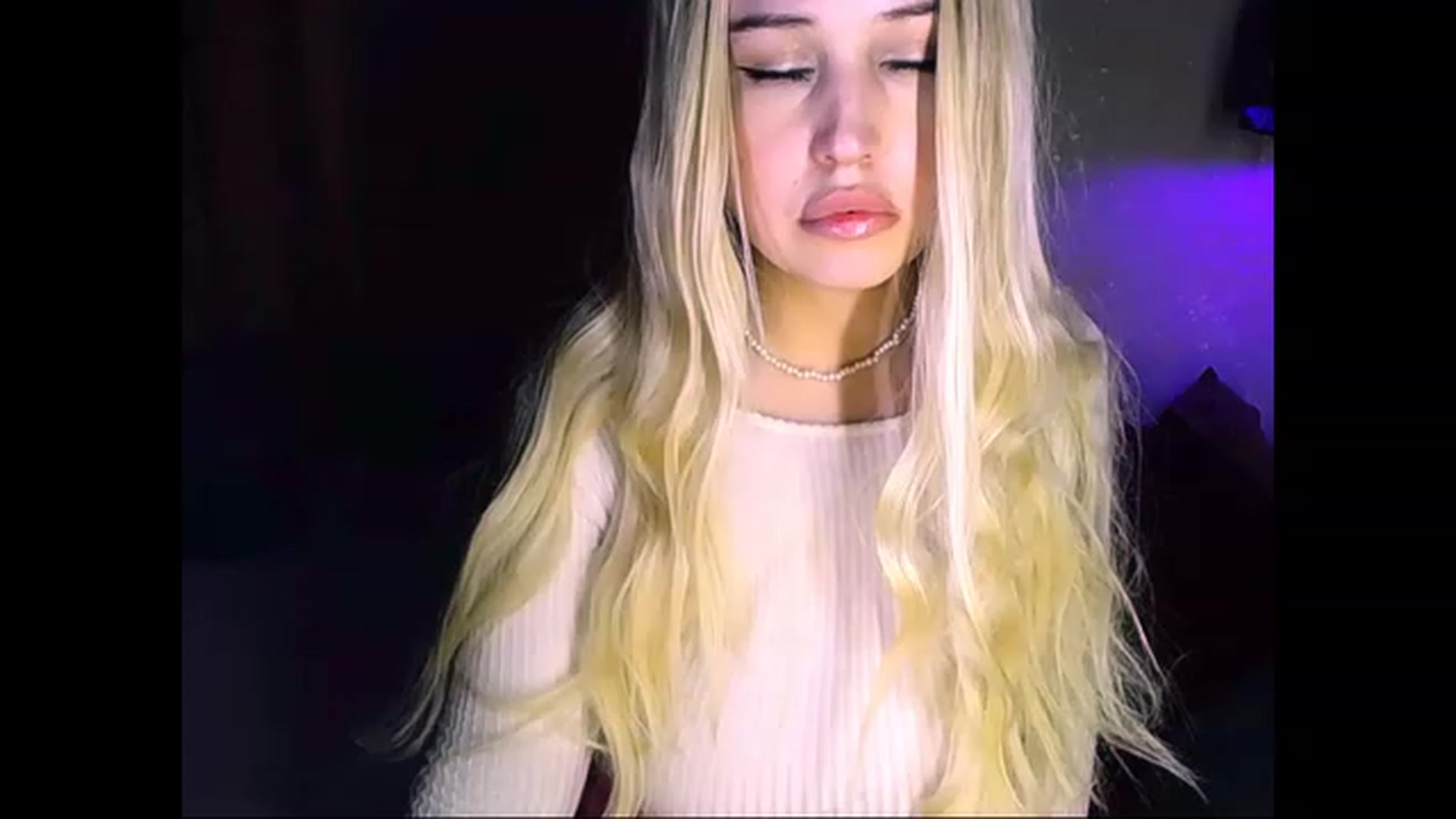 Gallery image thumbnail from Shy_Girll_'s myfreecams stream on, 11/22/2022, 12:38 image 1 of 20