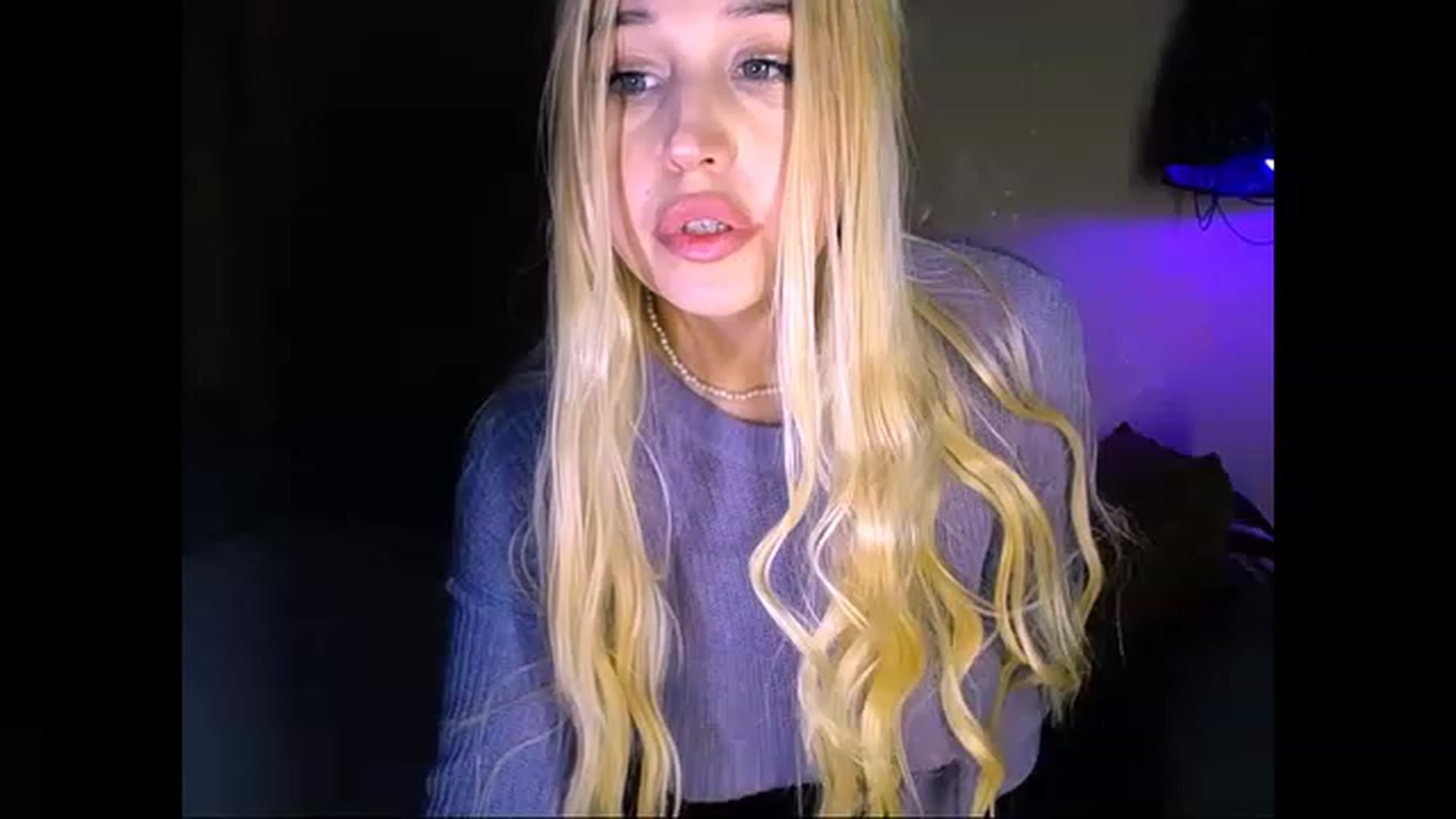 Gallery image thumbnail from Shy_Girll_'s myfreecams stream on, 11/23/2022, 12:25 image 12 of 20