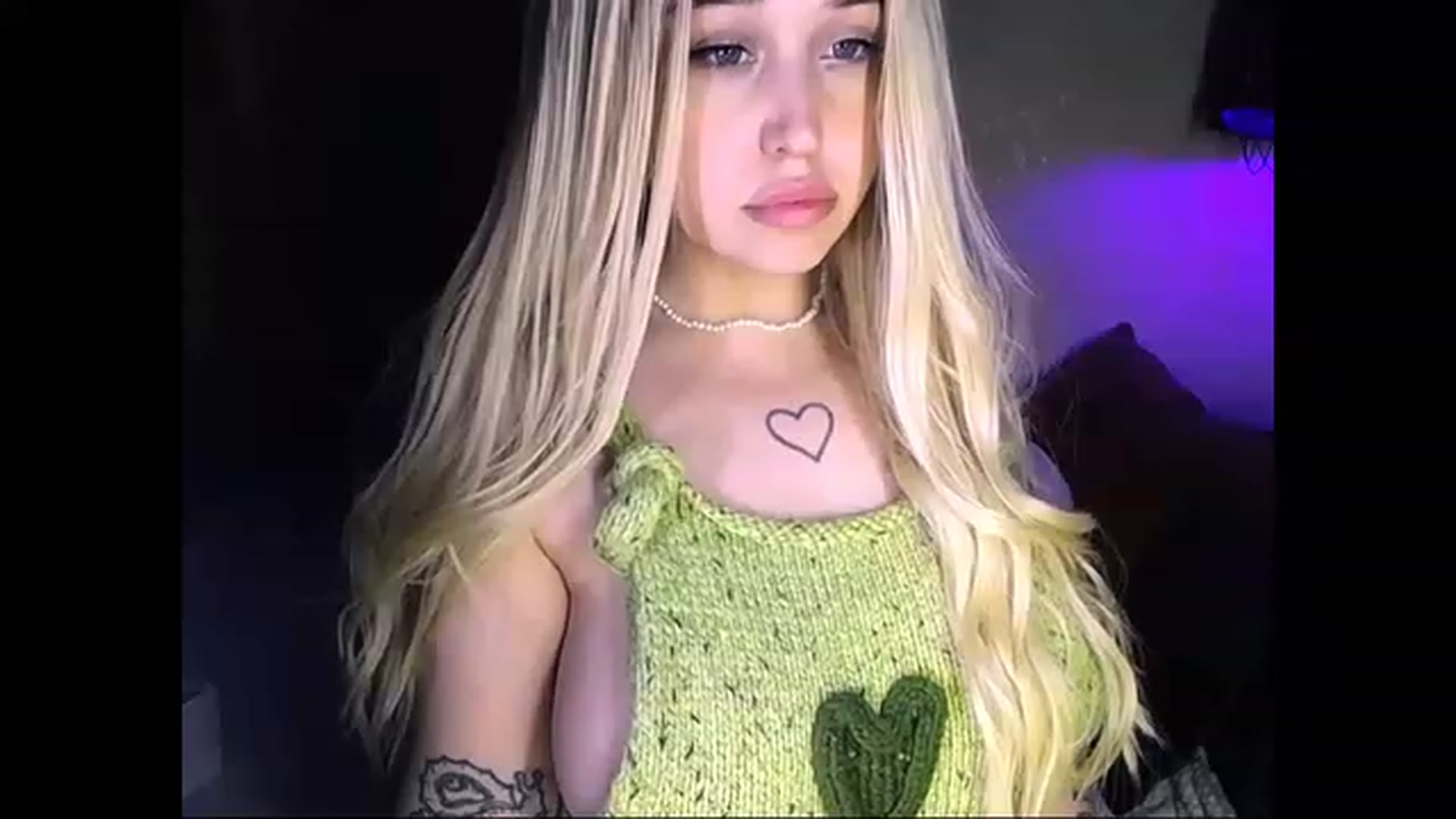Gallery image thumbnail from Shy_Girll_'s myfreecams stream on, 11/28/2022, 12:07 image 16 of 20