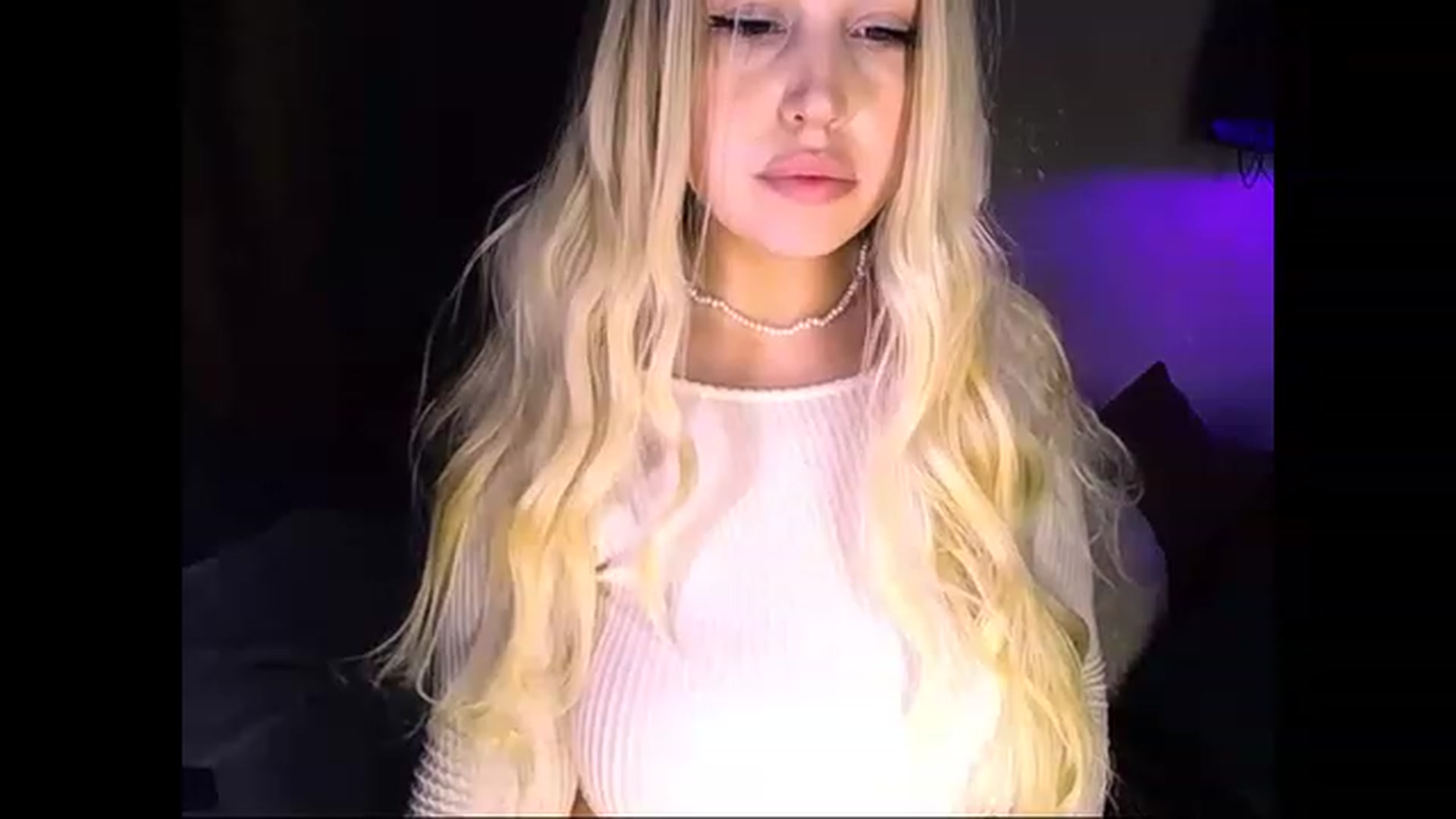 Gallery image thumbnail from Shy_Girll_'s myfreecams stream on, 12/03/2022, 11:23 image 4 of 20