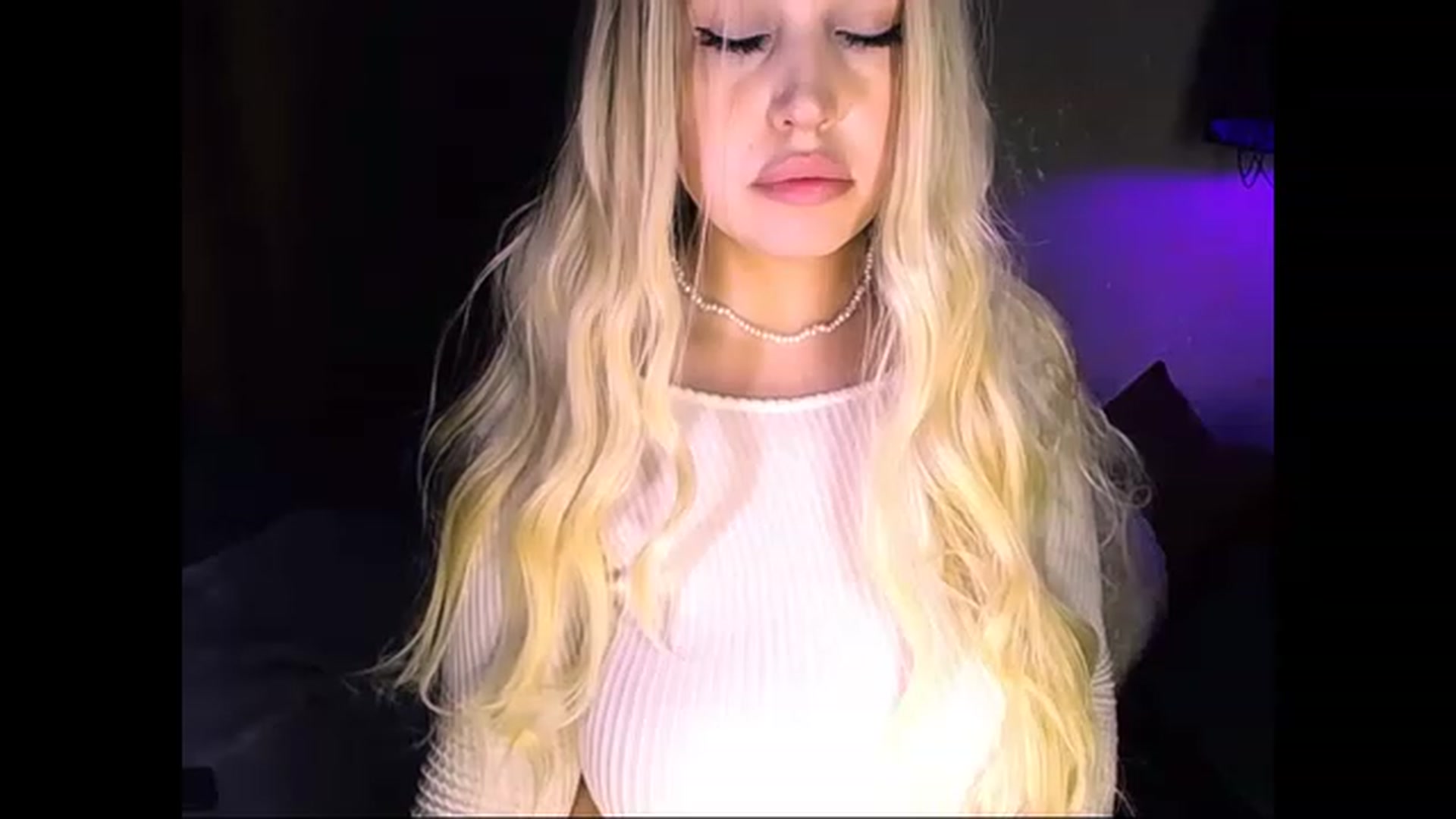 Gallery image thumbnail from Shy_Girll_'s myfreecams stream on, 12/03/2022, 11:23 image 6 of 20