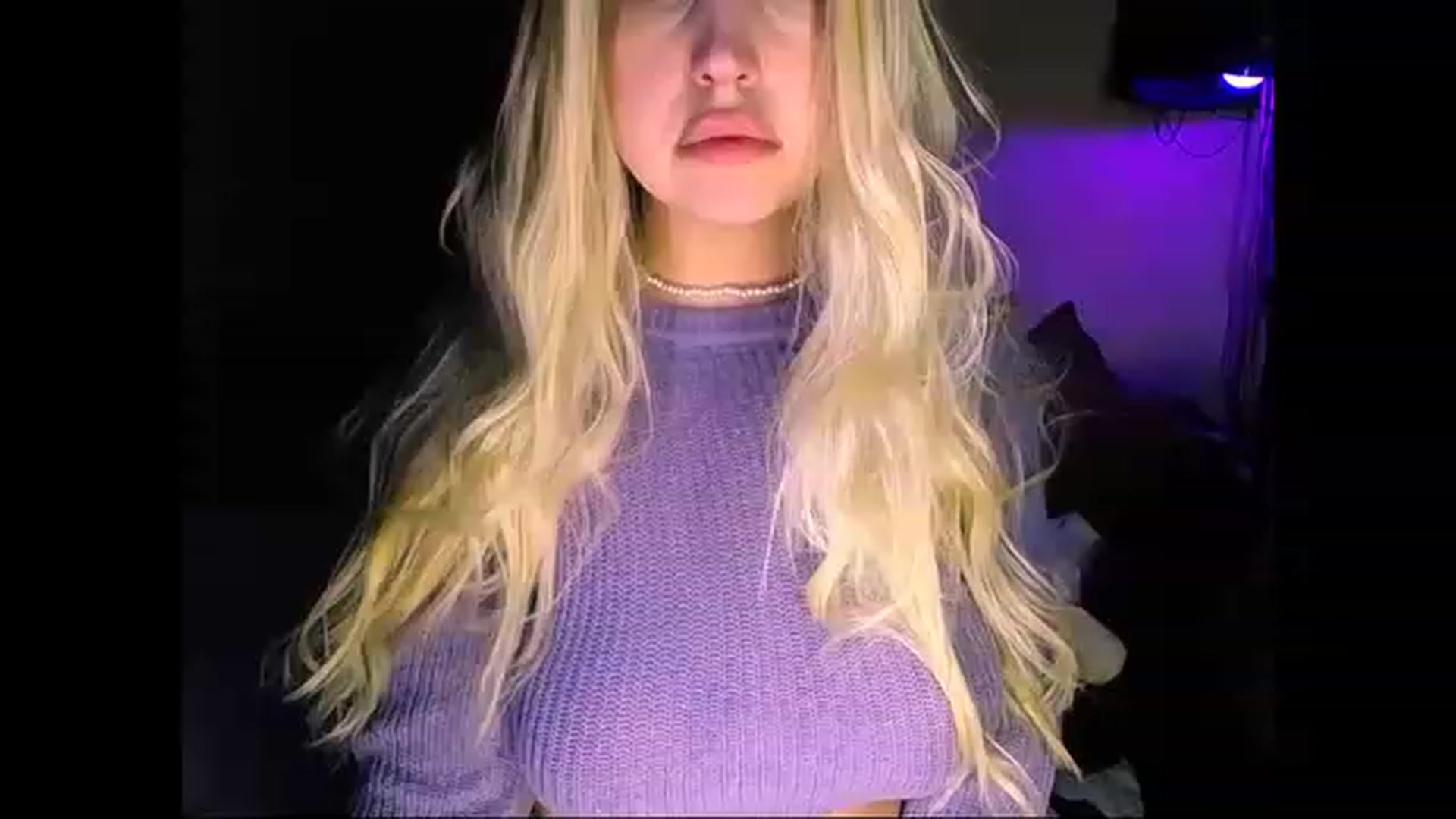 Gallery image thumbnail from Shy_Girll_'s myfreecams stream on, 12/05/2022, 11:34 image 2 of 20